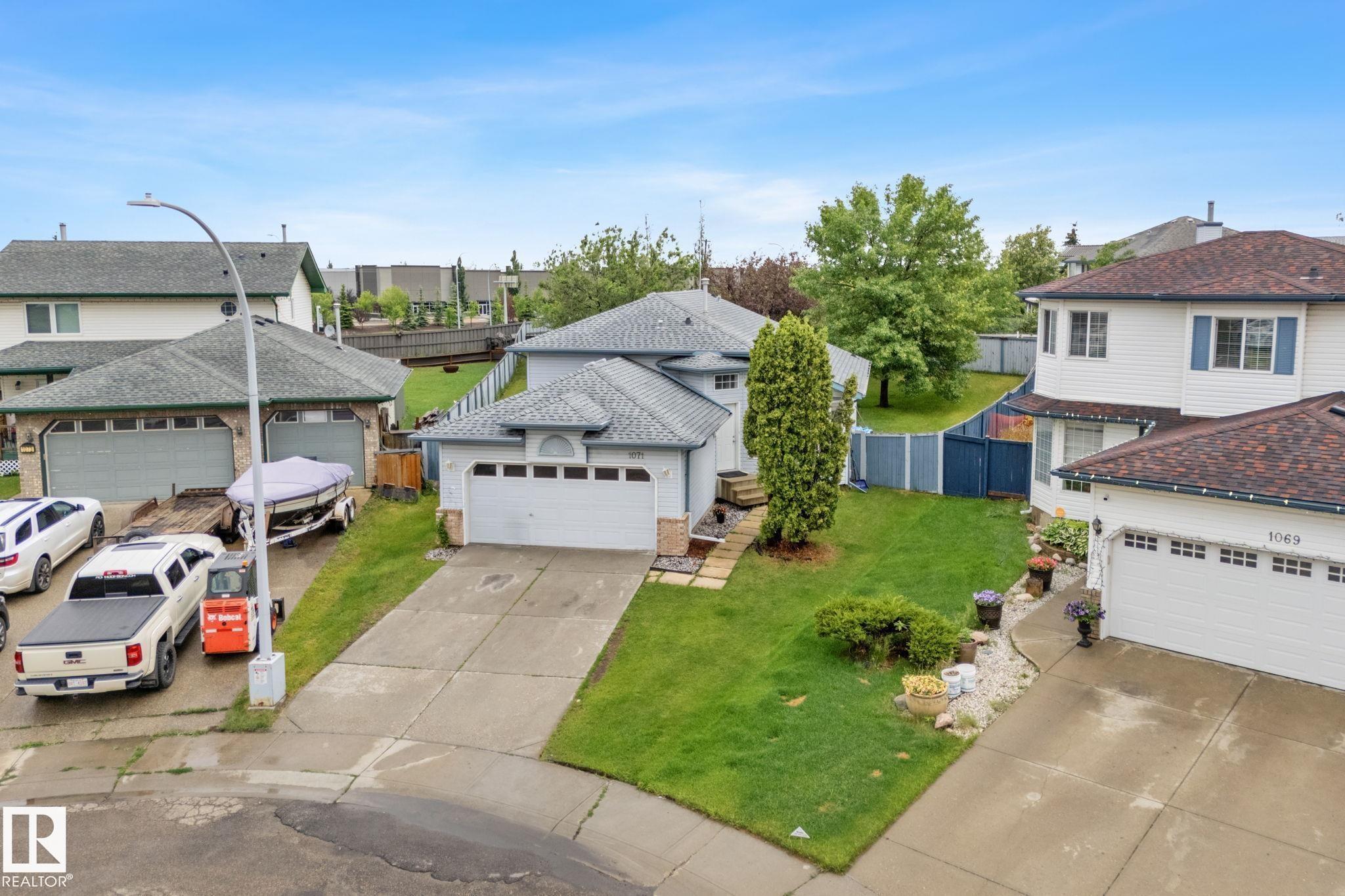 1071 JONES Crescent, E4461105, Alberta,