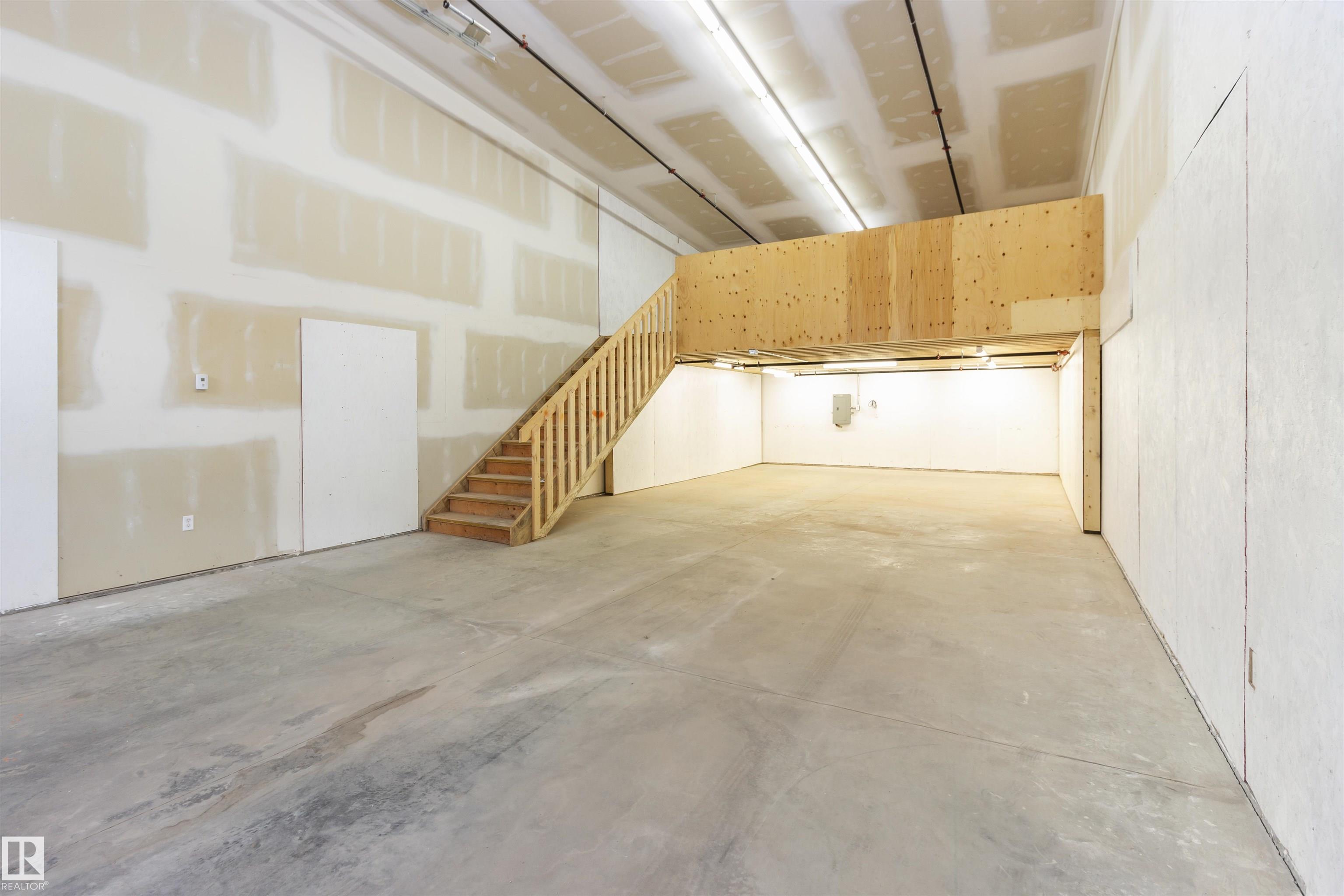 Fourth View of 25 9903 209 Street, Lewis Farms Industrial, Edmonton, Alberta, T5T 5X9