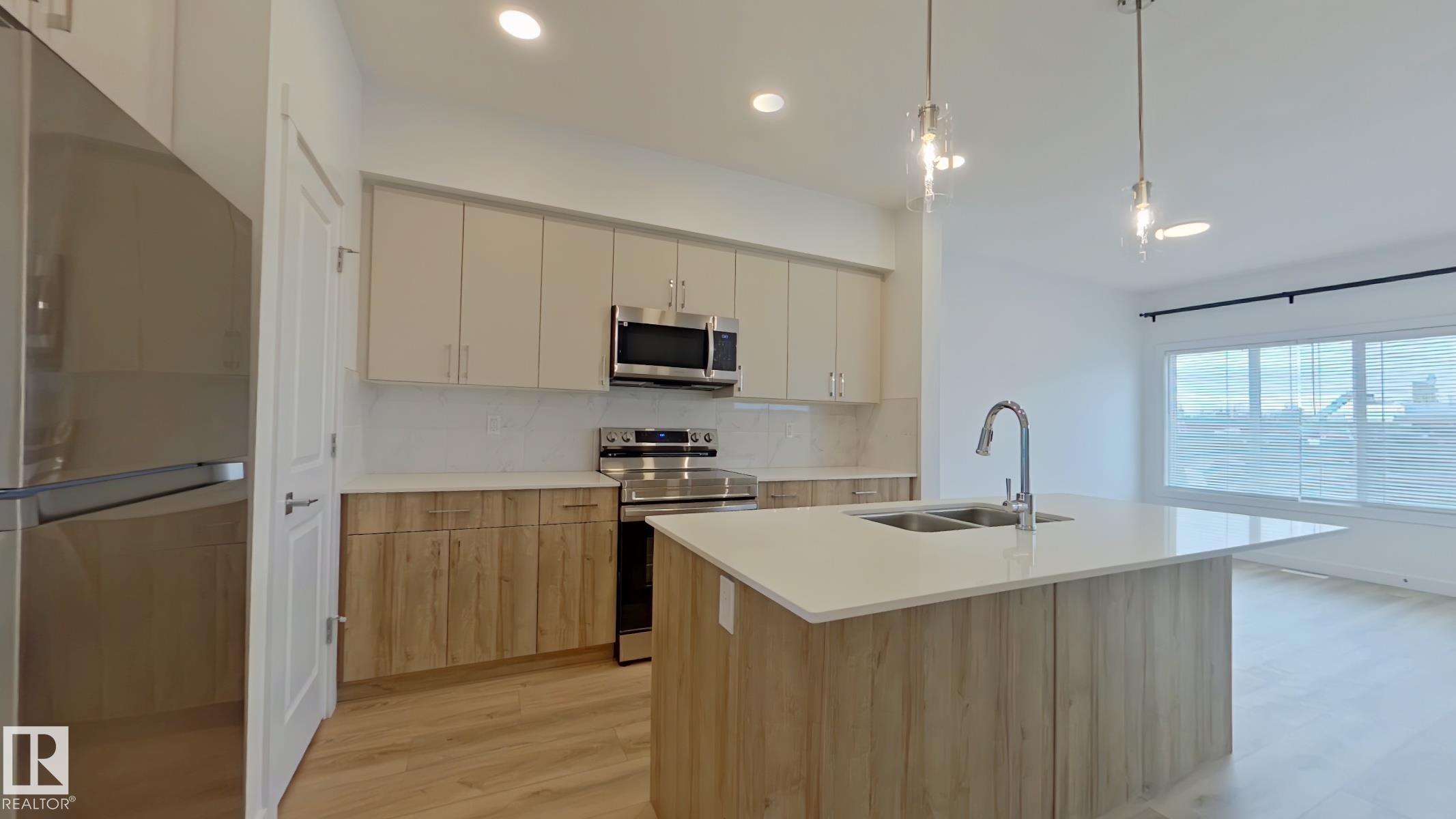 Main 1039 Aster Boulevard, E4461512, Alberta,
