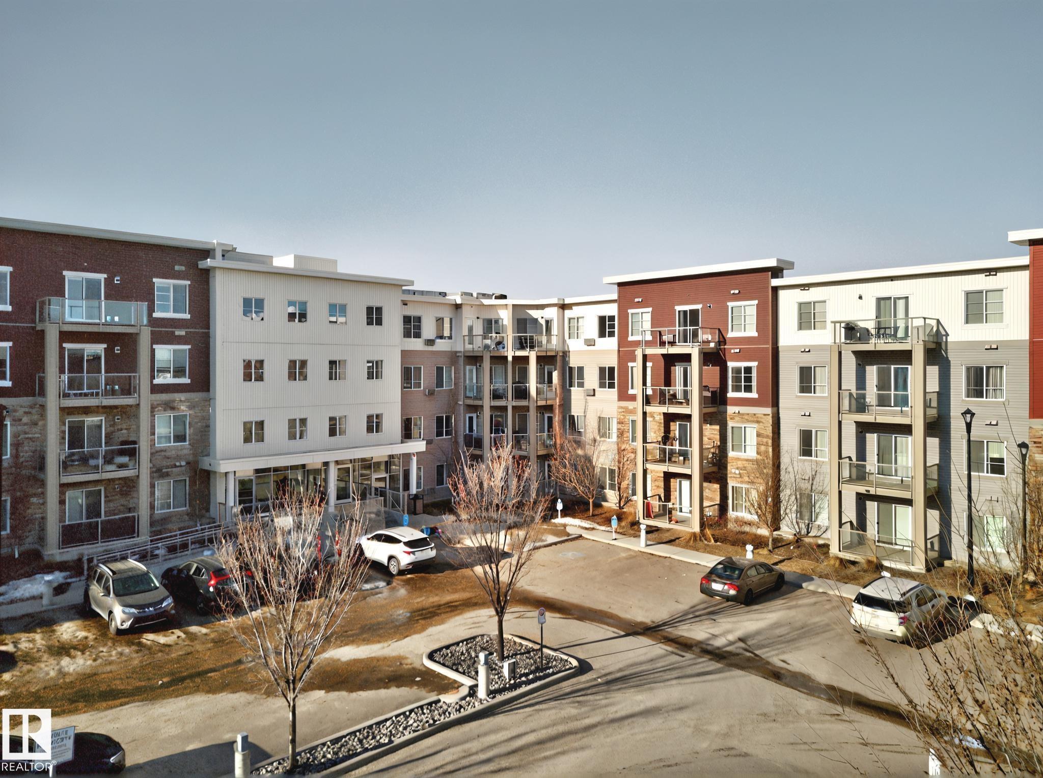 404 812 WELSH Drive, E4461584, Alberta,