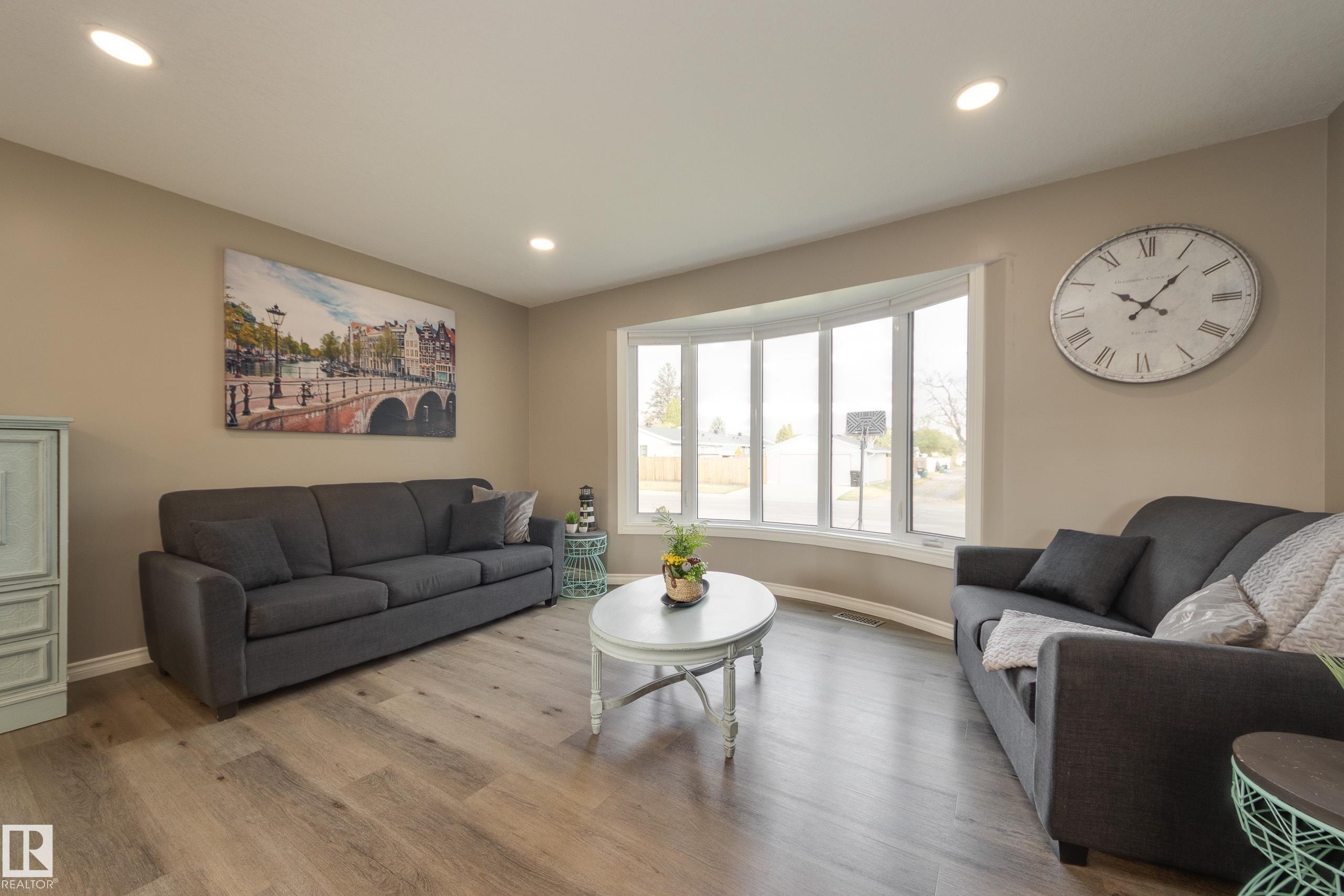 Fourth View of 16107 80 Avenue, Elmwood, Edmonton, Alberta, T5R 3M5