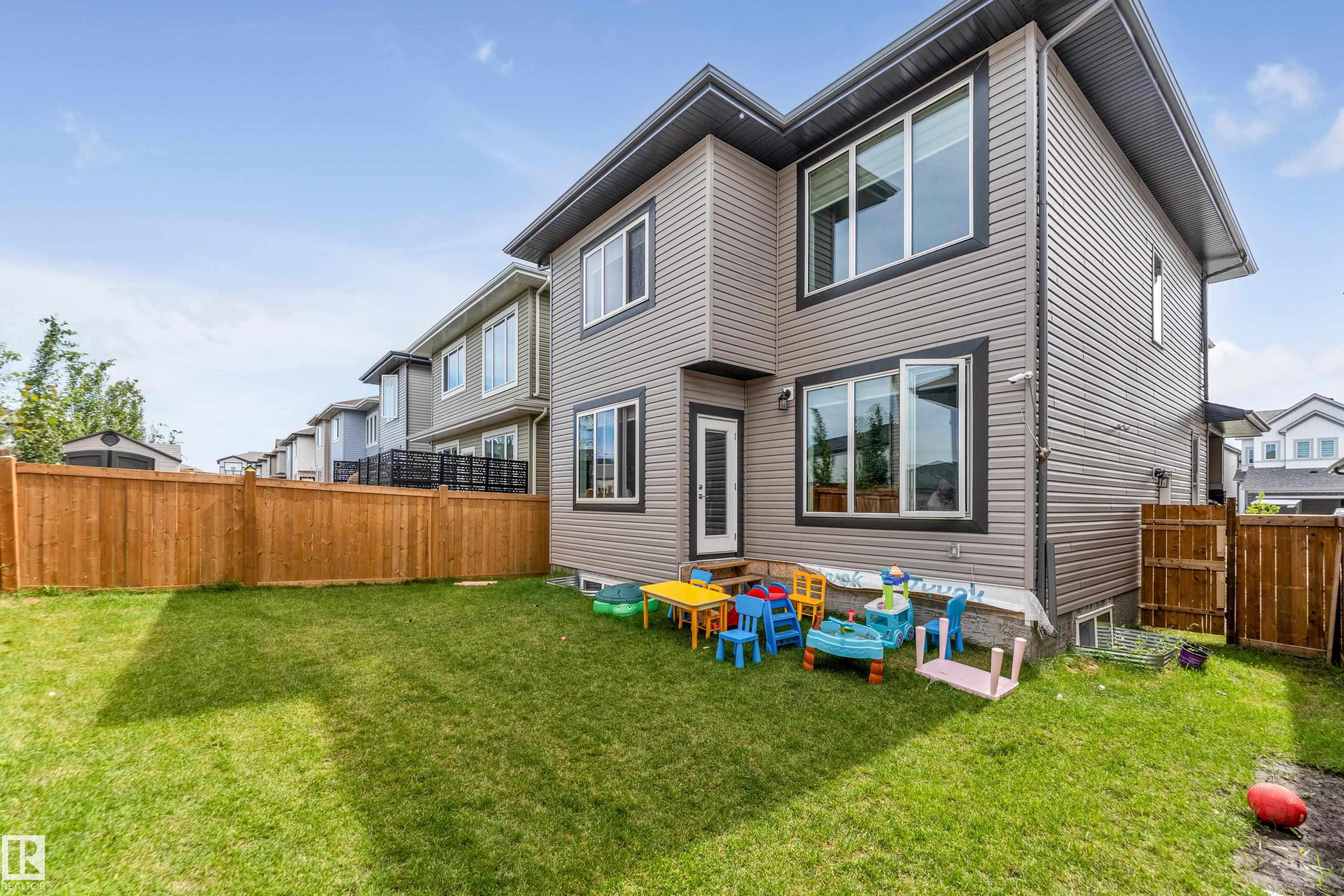 Fifth View of 449 ROBERTS Crescent, Robinson, Leduc, Alberta, T9E 1N4
