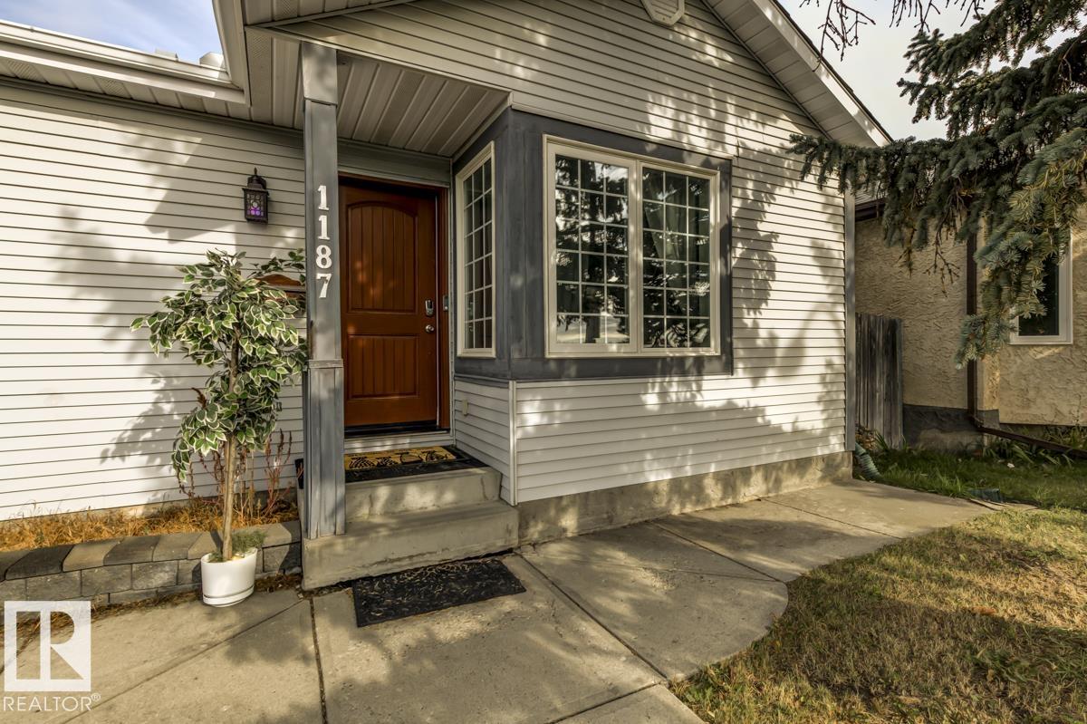 Second View of 1187 LAKEWOOD Road N, Tipaskan, Edmonton, Alberta, T6K 4C6