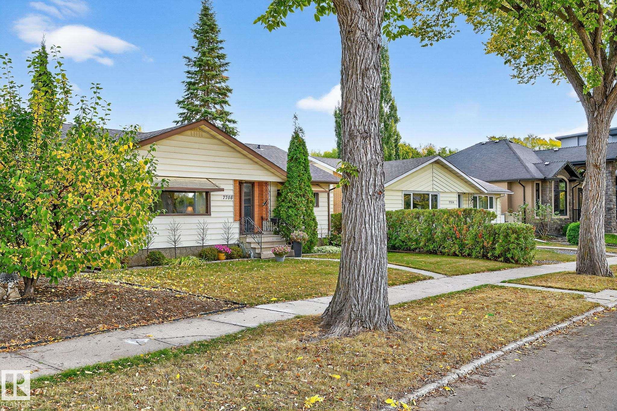 Third View of 7708 98A Avenue NW, Forest Heights (Edmonton), Edmonton, Alberta, T6C 0C5