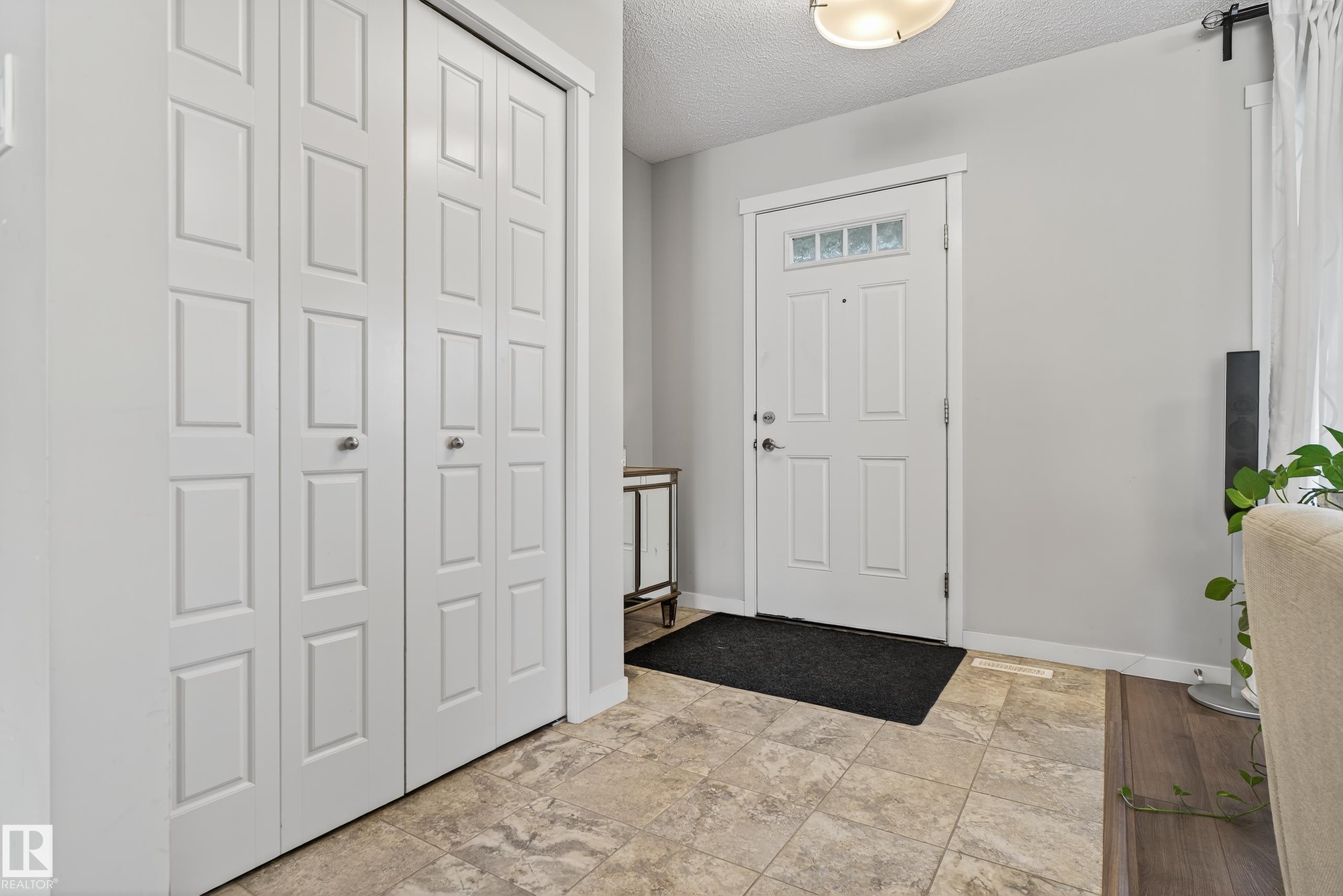Fifth View of 1536 22 ST NW, Laurel, Edmonton, Alberta, T6T 2B8