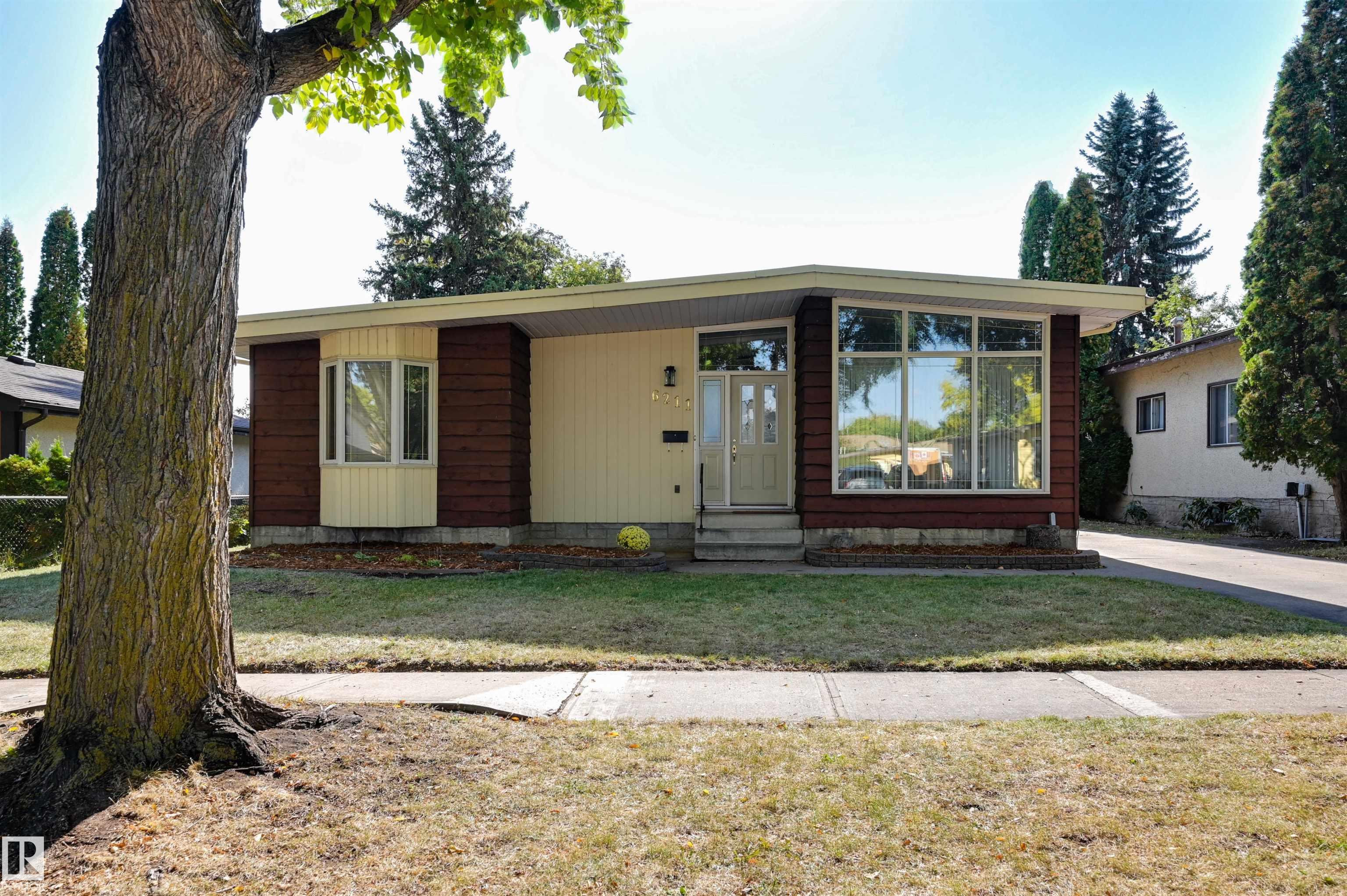 Second View of 6211 148 Avenue NW, Mcleod, Edmonton, Alberta, T5A 1V2