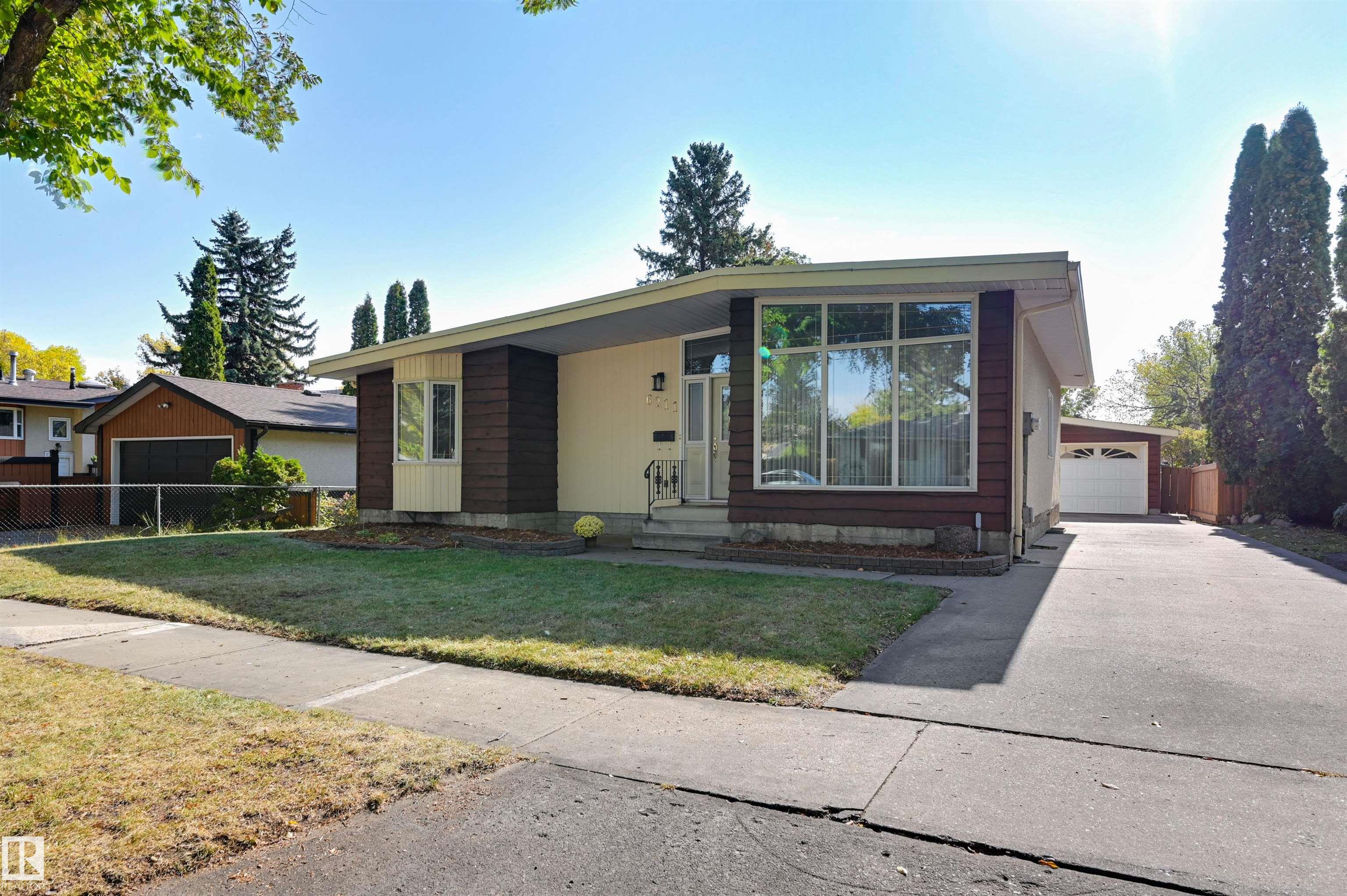 Third View of 6211 148 Avenue NW, Mcleod, Edmonton, Alberta, T5A 1V2