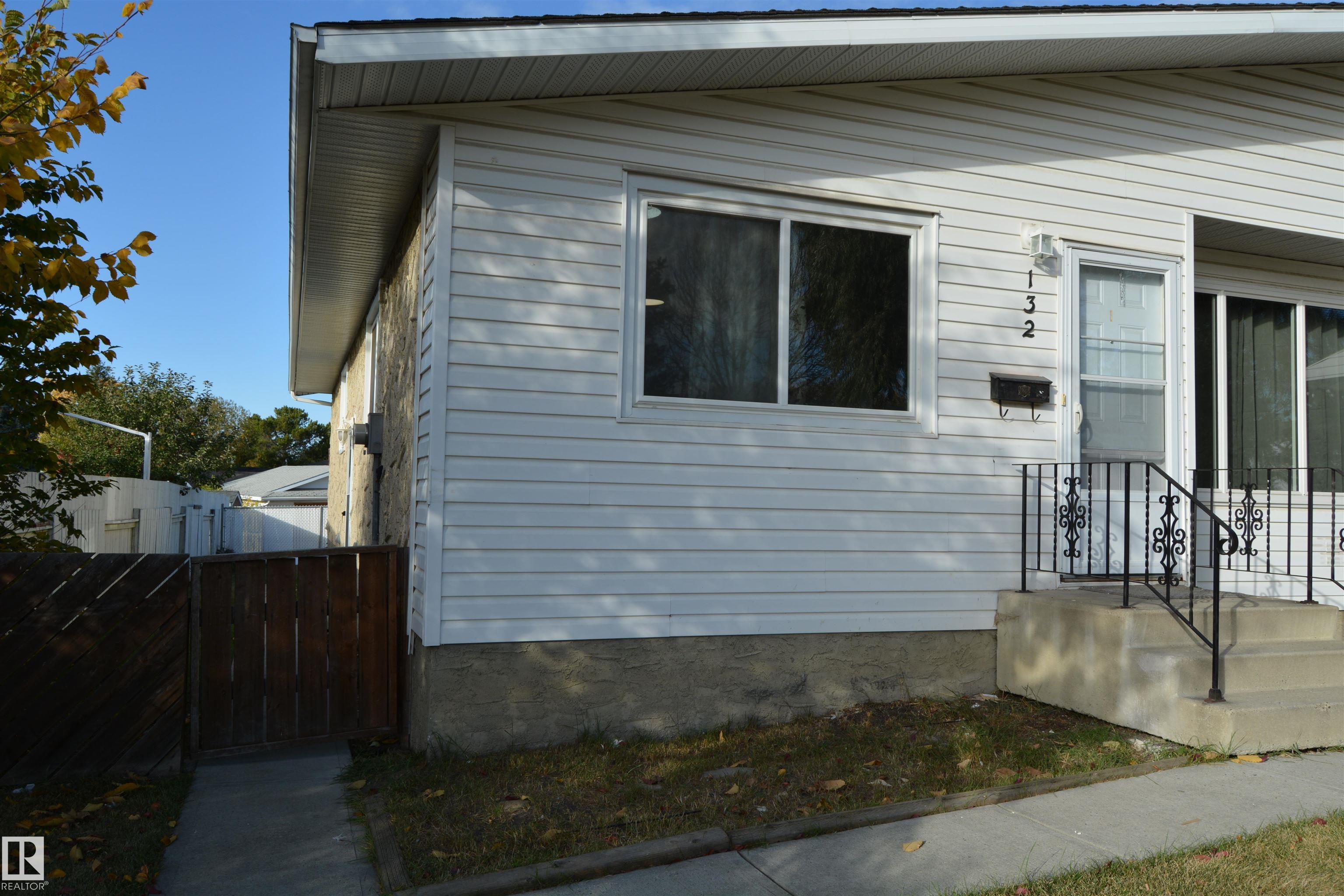 Fourth View of 132 MILLBOURNE Road E, Lee Ridge, Edmonton, Alberta, T6K 0K9