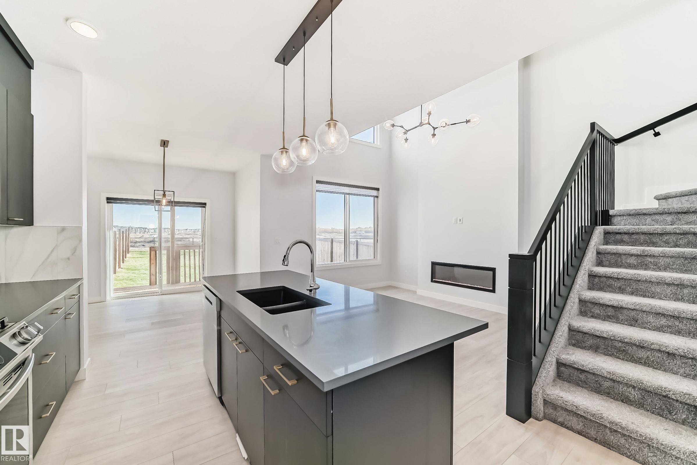 9411 PEAR Crescent, E4461933, Alberta,