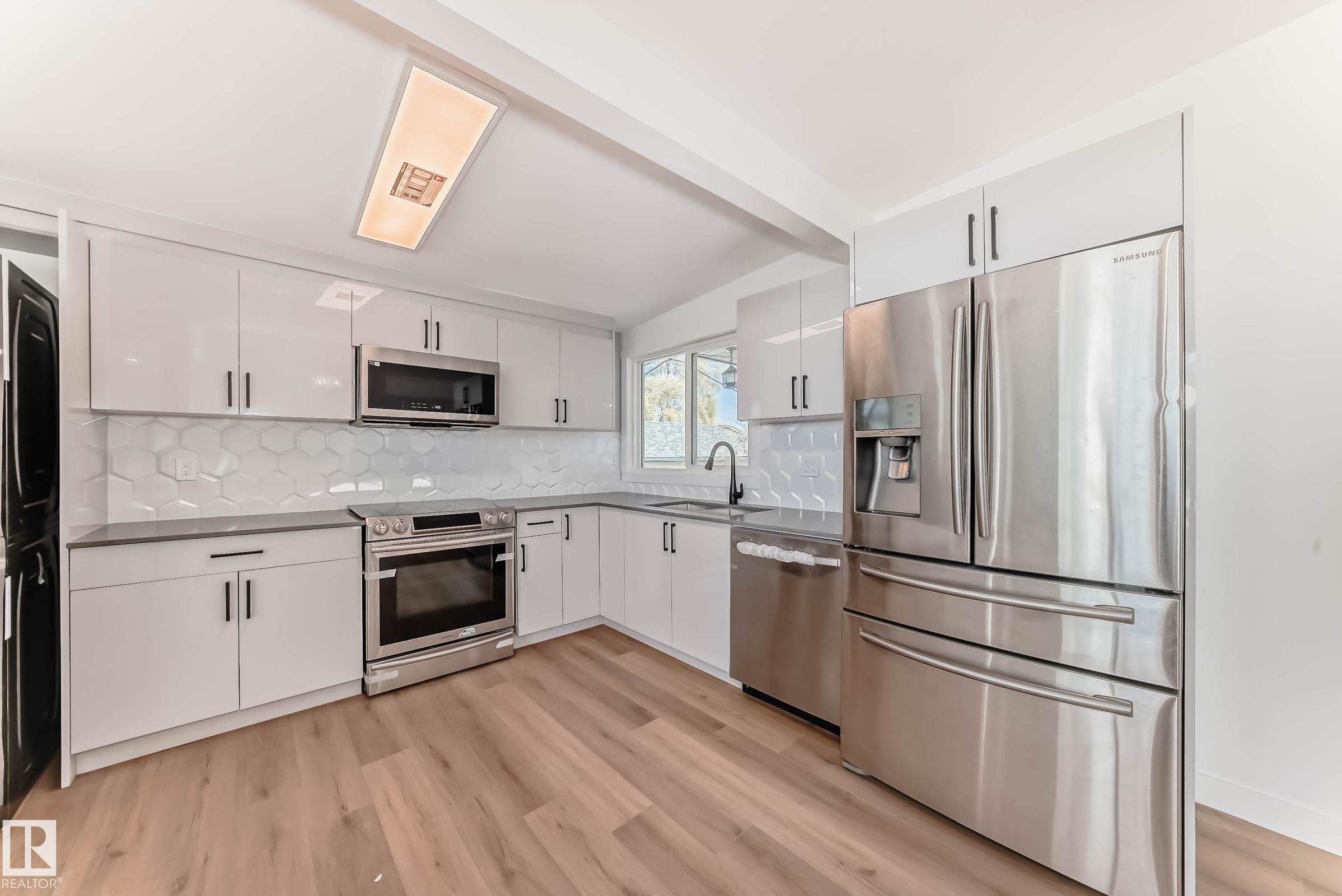 Fifth View of 7220 152a Ave, Kilkenny, Edmonton, Alberta, T5C 2Z4