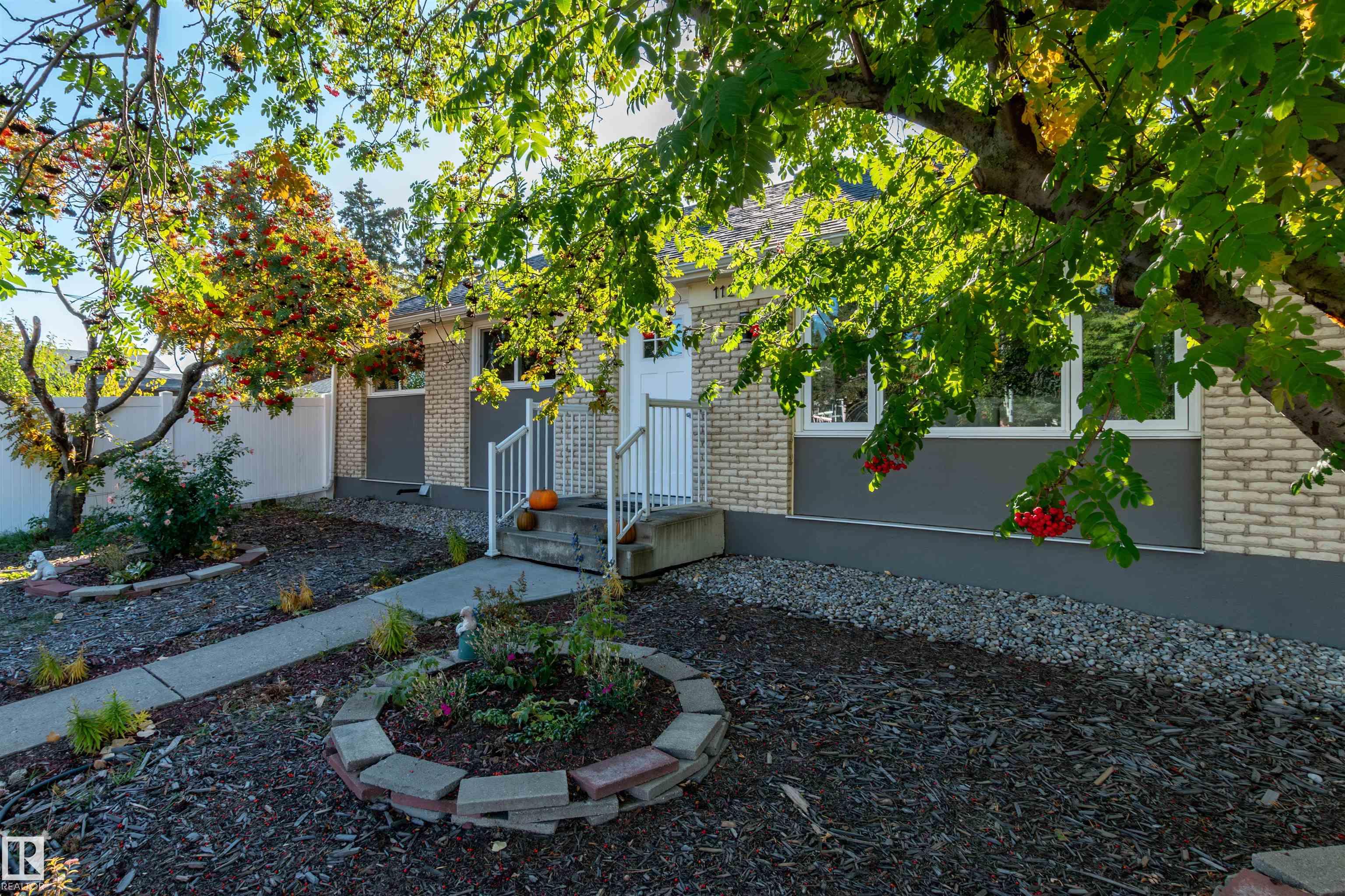 11227 40 Avenue, E4461960, Alberta,