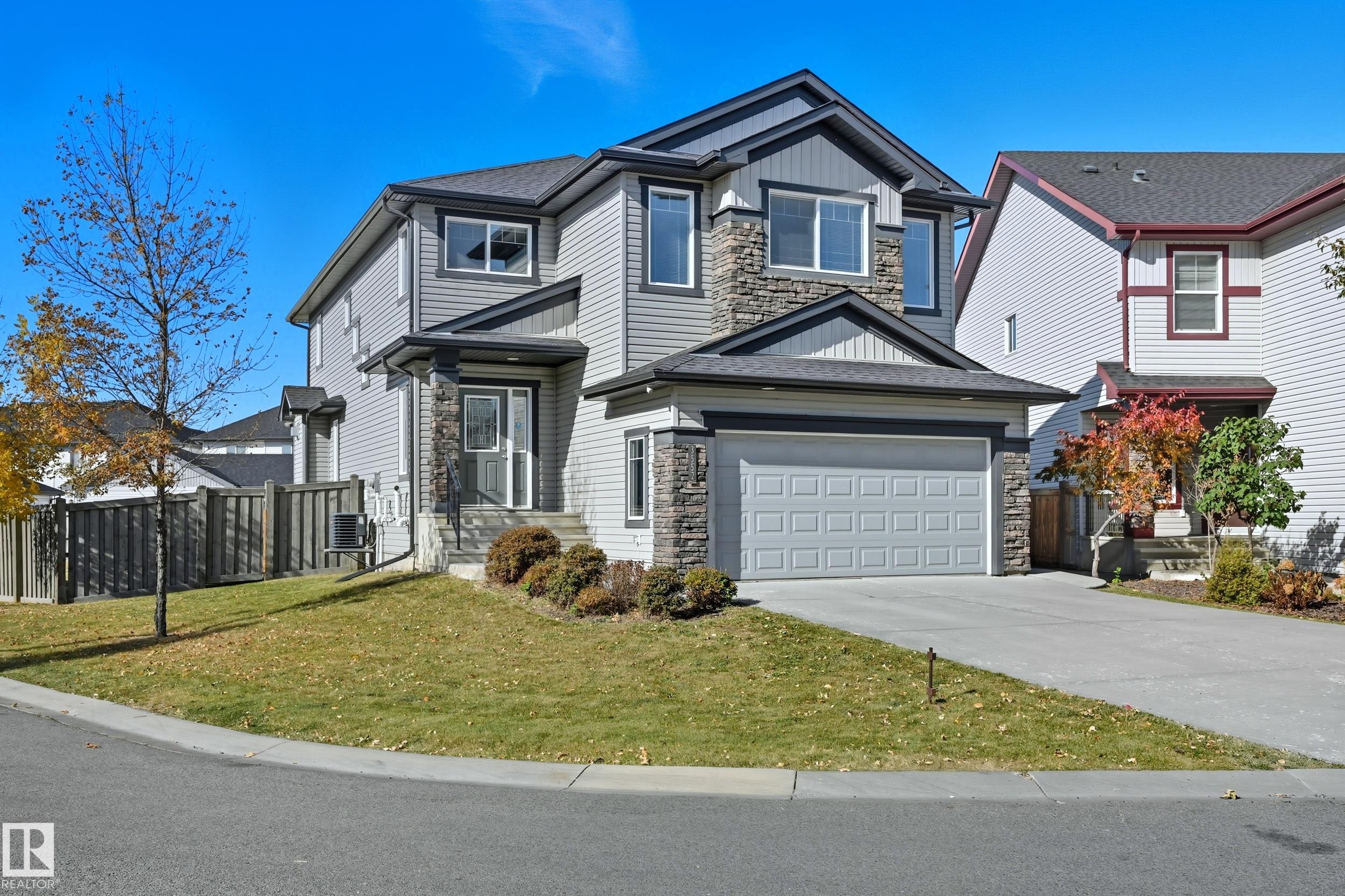 3552 CLAXTON Crescent, E4462020, Alberta,