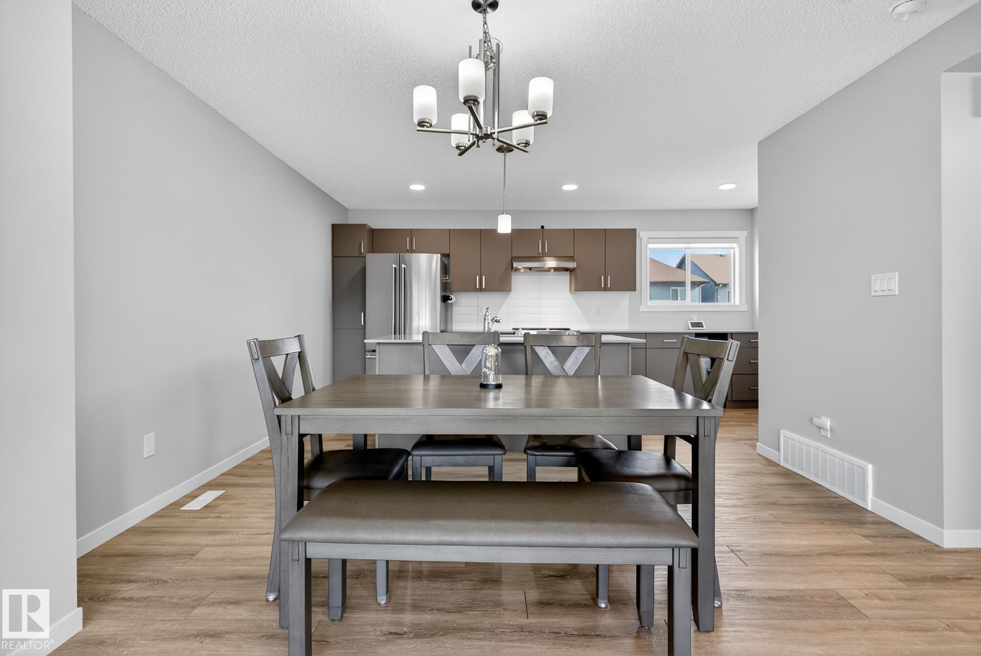 Fourth View of 1089 Cy Becker Road, Cy Becker, Edmonton, Alberta, T5Y 4B7