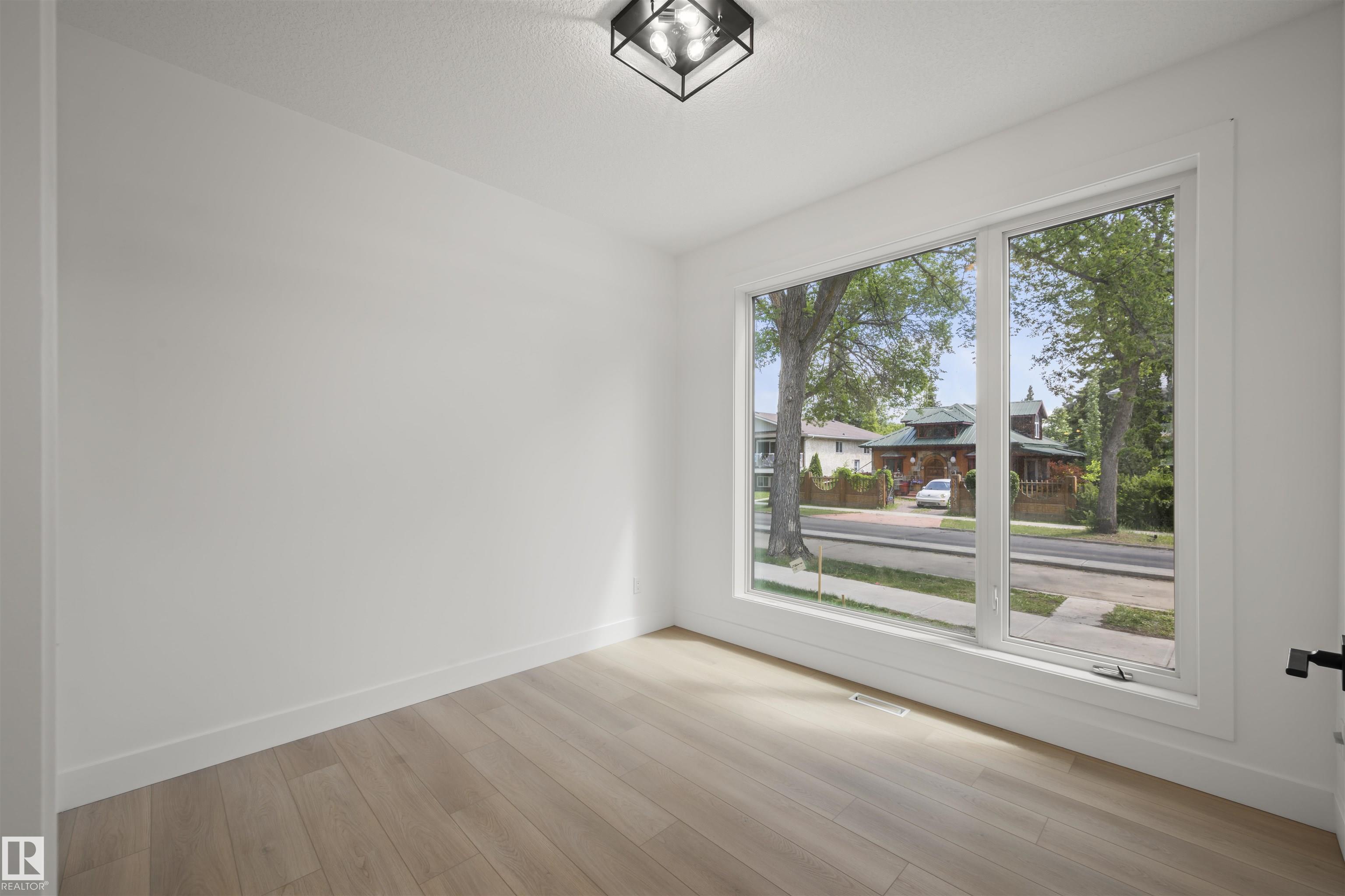 Fifth View of 11232 127 Street, Inglewood (Edmonton), Edmonton, Alberta, T5M 0T6