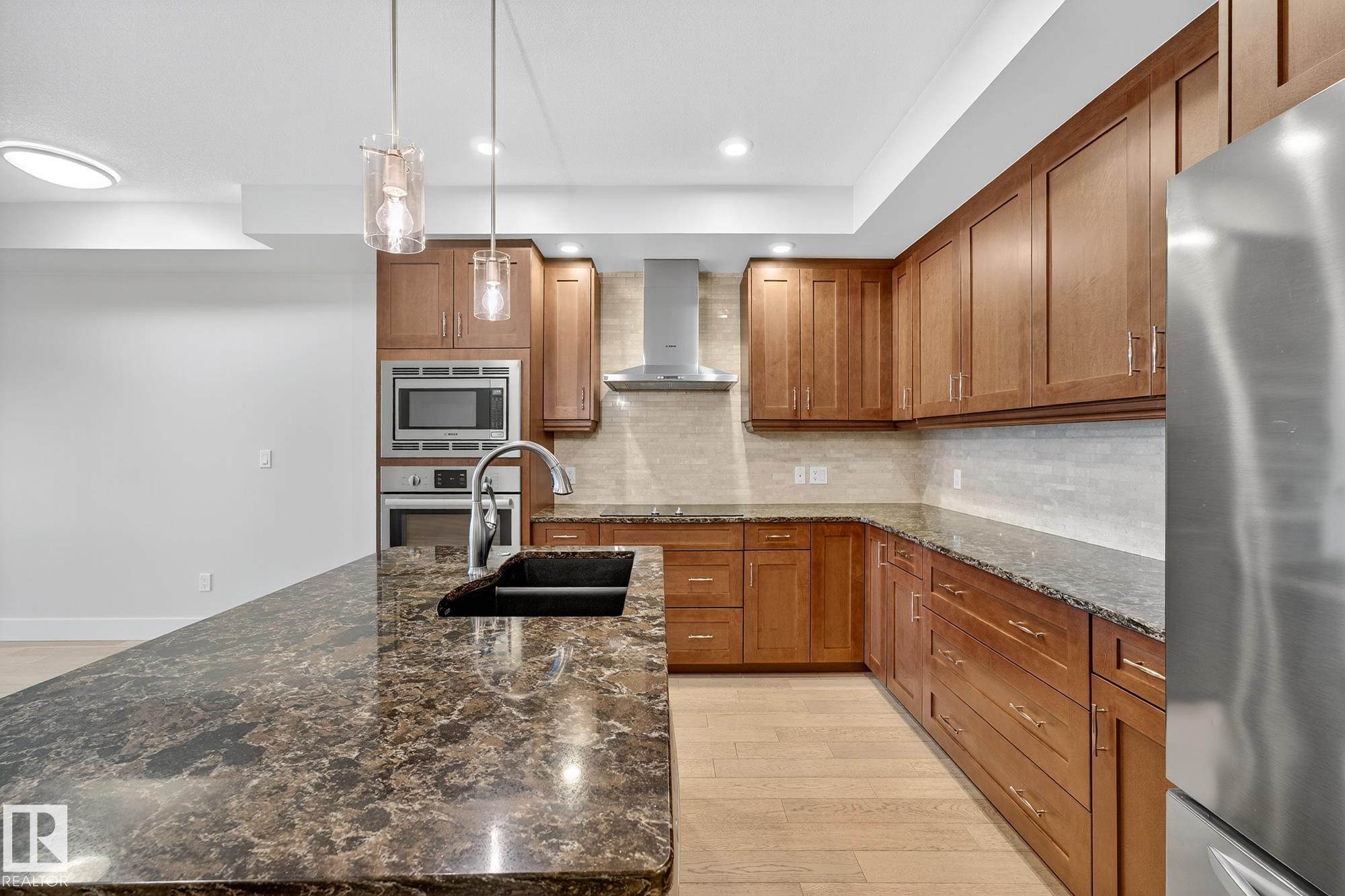 Fourth View of 418 200 BELLEROSE Drive, Oakmont, St. Albert, Alberta, T8N 7P7