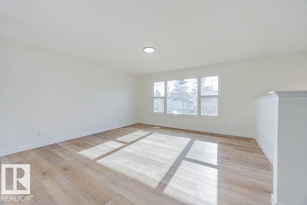 Fourth View of 15424 99 AV, West Jasper Place, Edmonton, Alberta, T5P 4K5