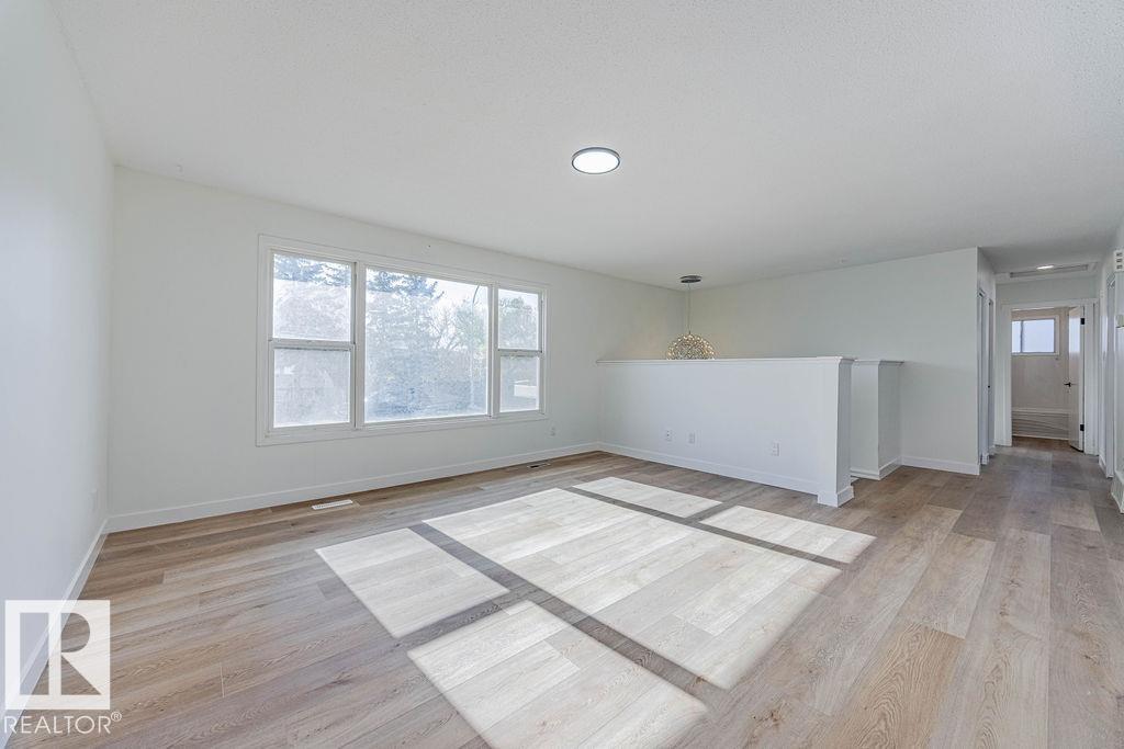Fifth View of 15424 99 AV, West Jasper Place, Edmonton, Alberta, T5P 4K5