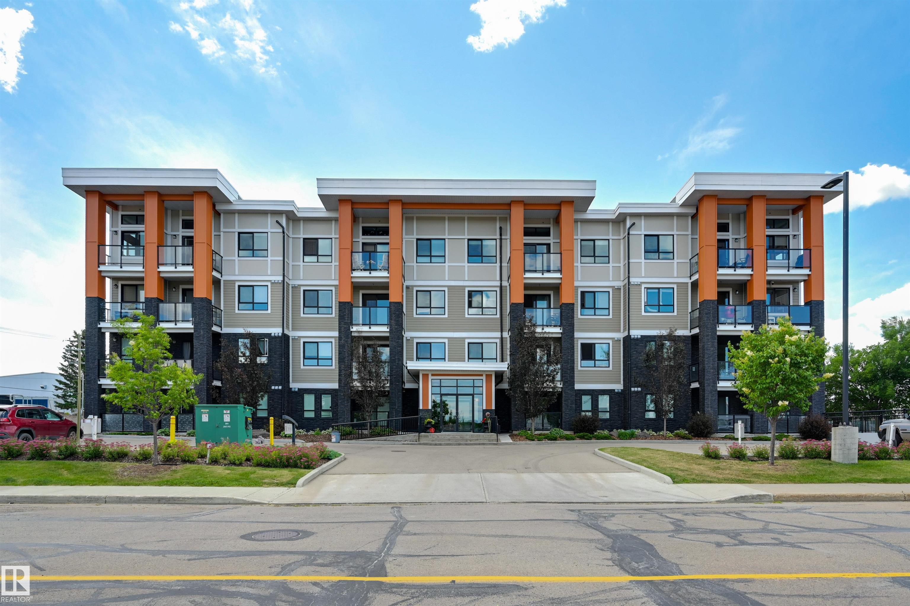 205 17 COLUMBIA AVENUE, E4462413, Alberta,
