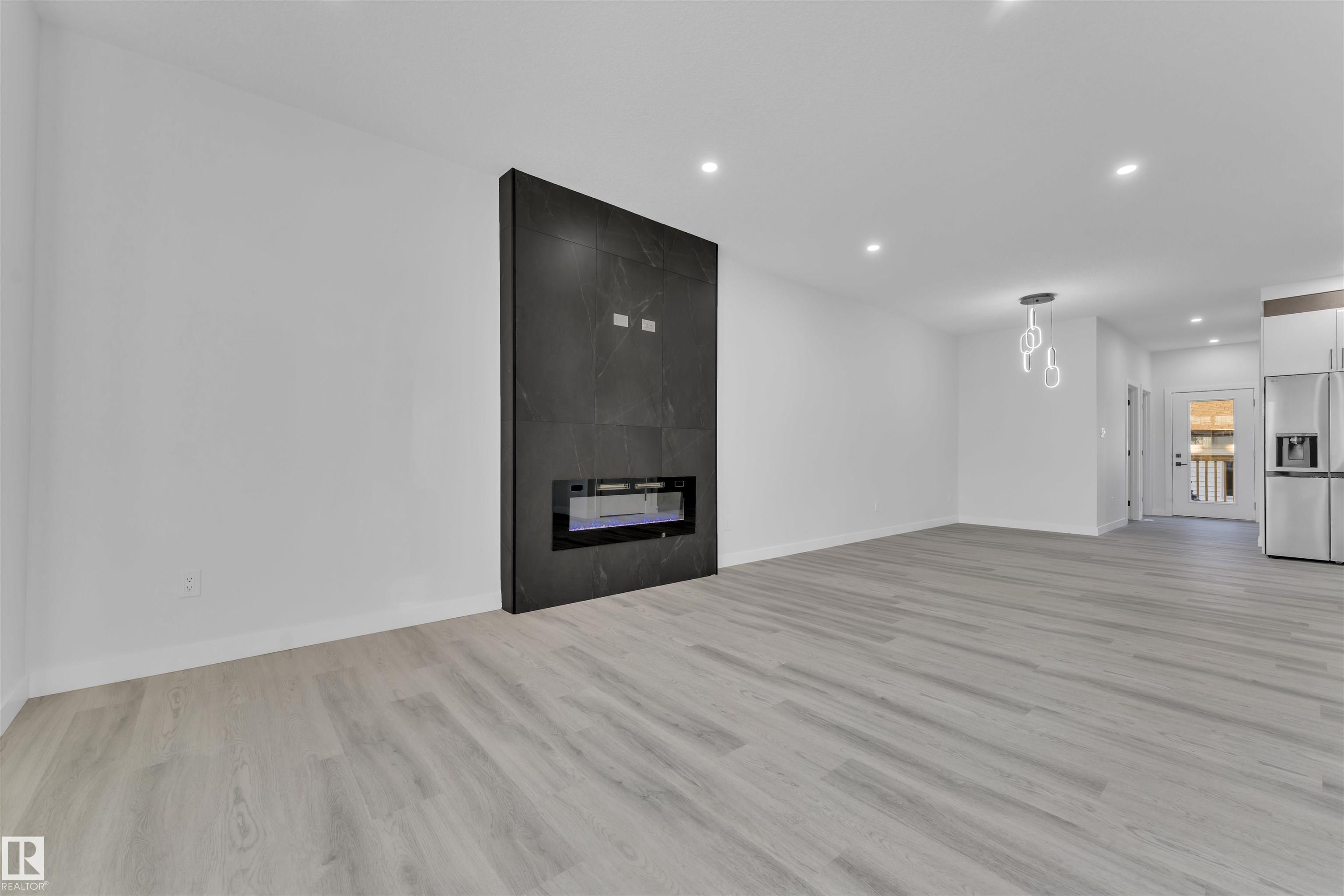 Fifth View of 9650 63 AVE, Hazeldean, Edmonton, Alberta, T6E 0G5