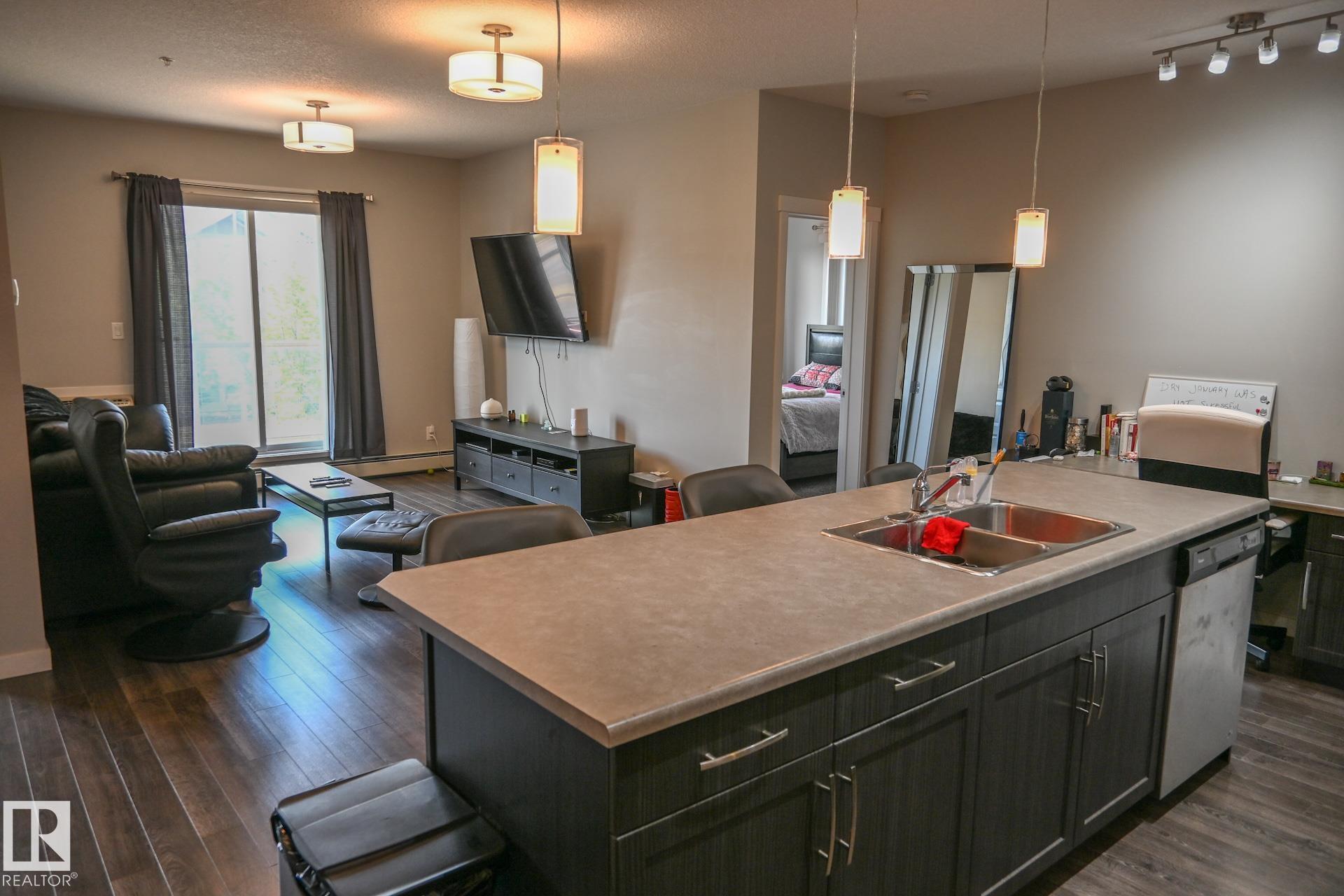 Fifth View of 201 812 WELSH Drive, Walker, Edmonton, Alberta, T6X 1Y7