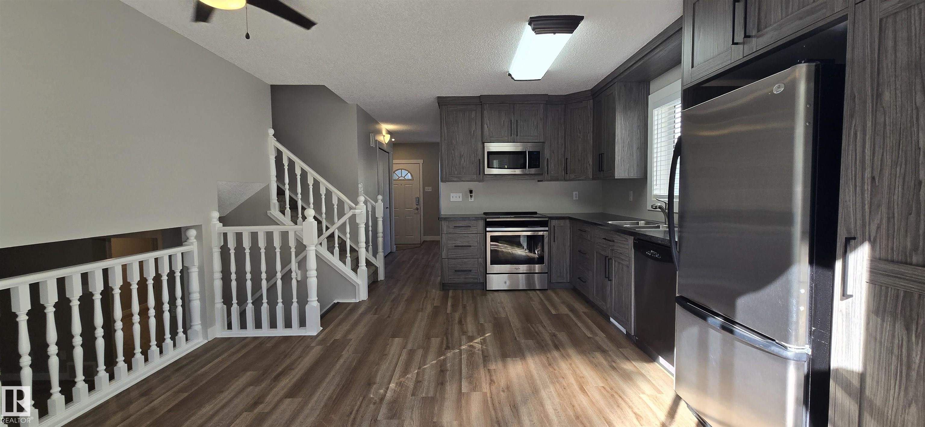 Third View of 42 BLUEBERRY Crescent, Clarkdale Meadows, Sherwood Park, Alberta, T8H 1P6