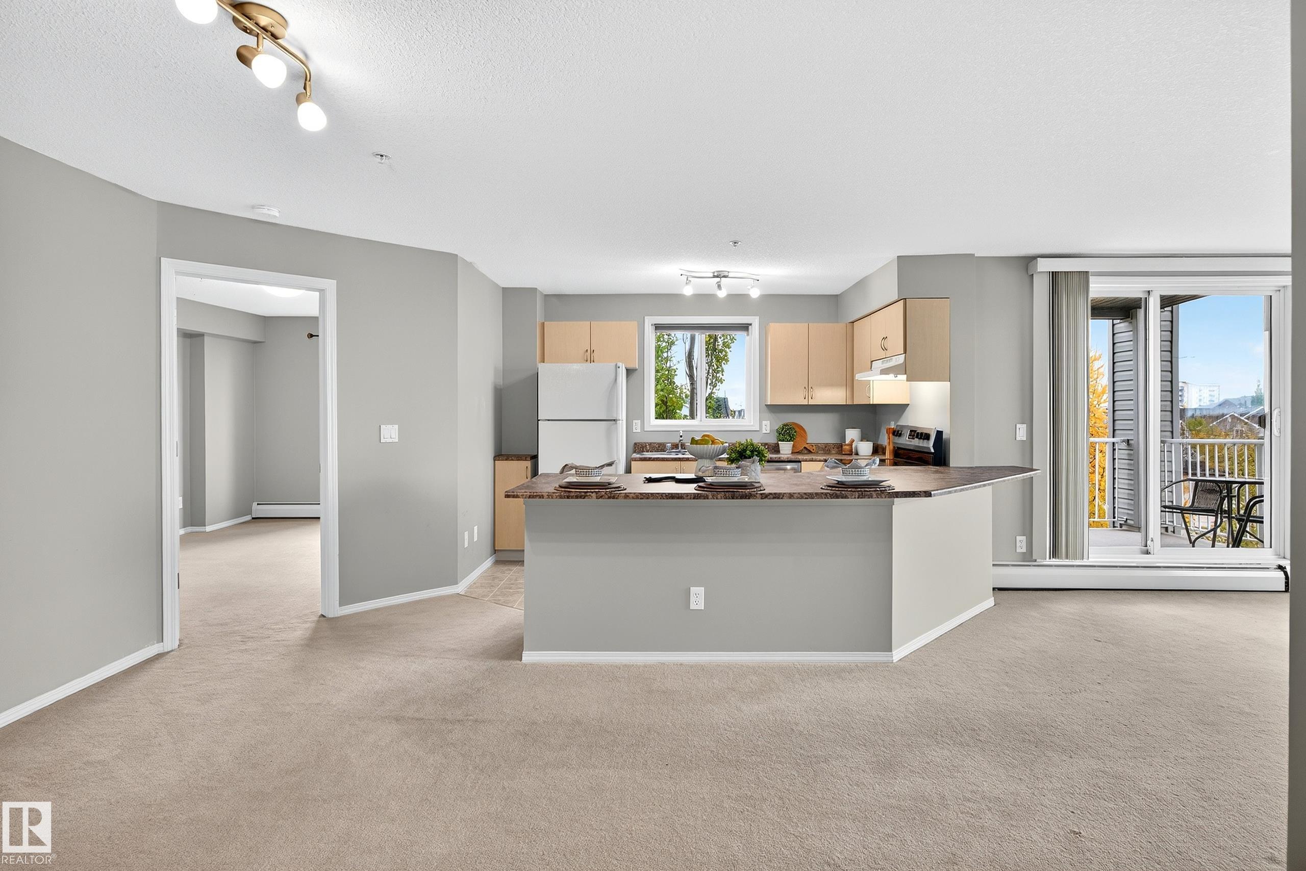 401 40 SUMMERWOOD Boulevard, E4463025, Alberta,