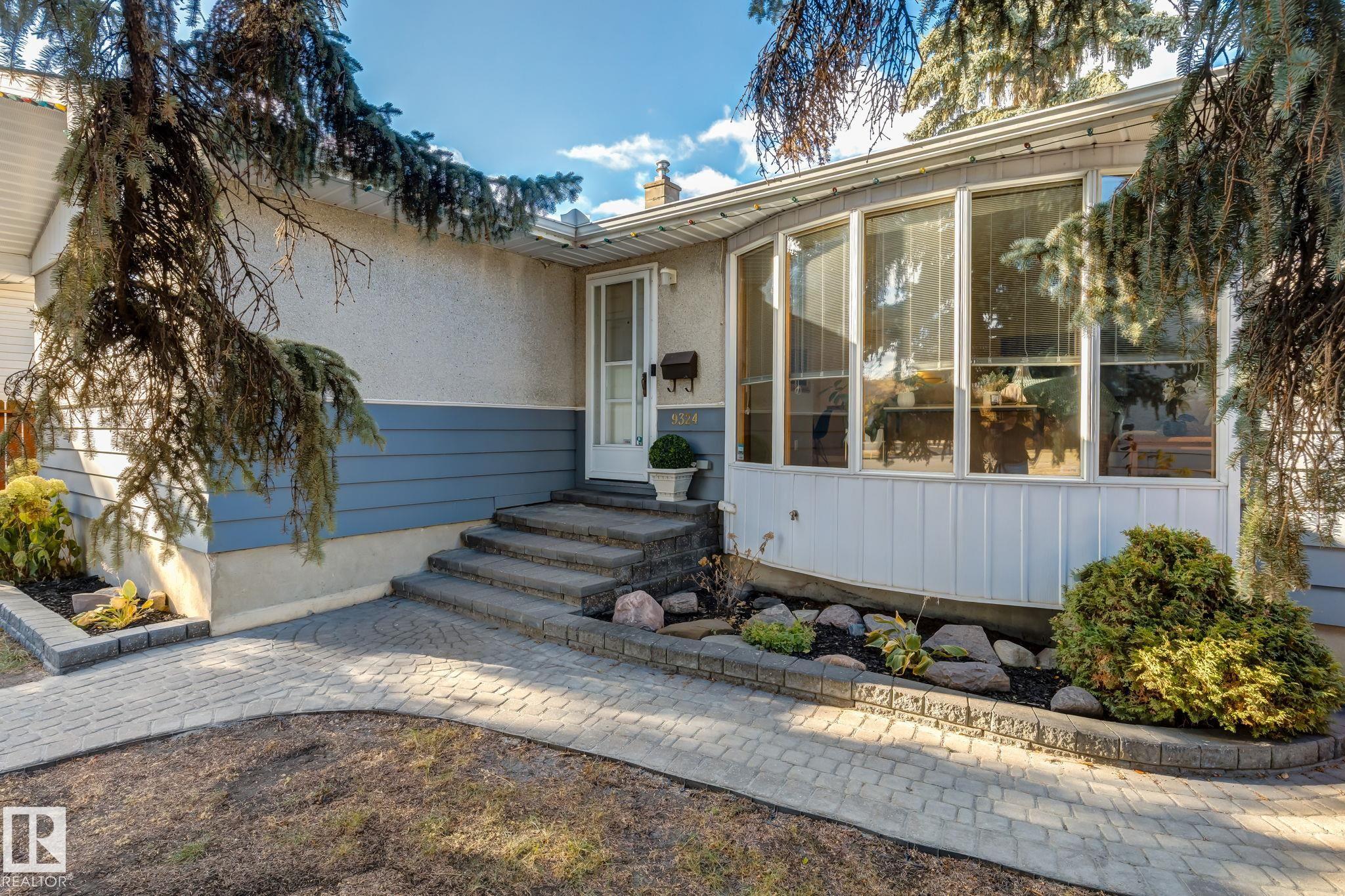 Second View of 9324 161 Street, Meadowlark Park (Edmonton), Edmonton, Alberta, T5R 2L4