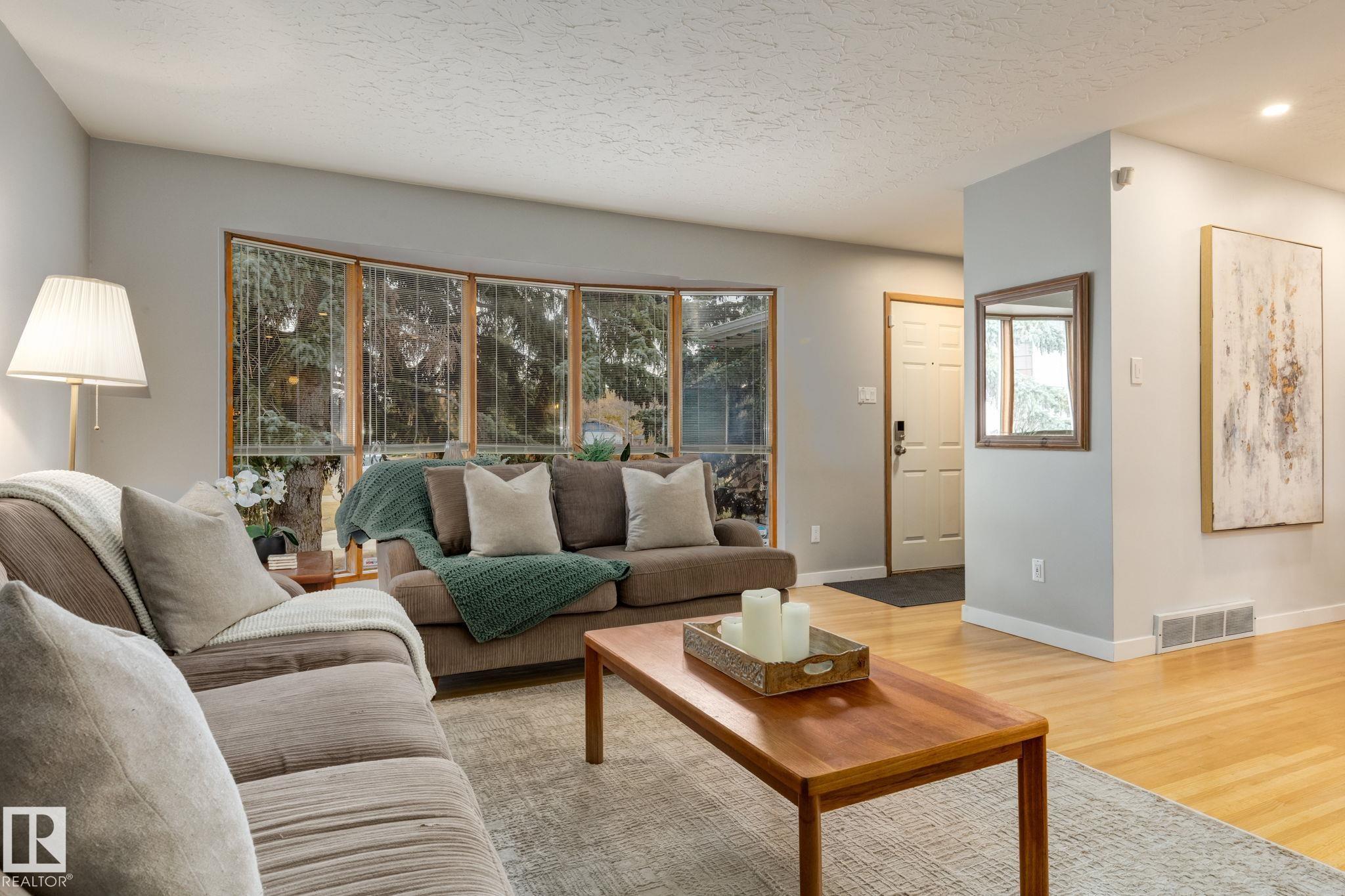 Fourth View of 9324 161 Street, Meadowlark Park (Edmonton), Edmonton, Alberta, T5R 2L4