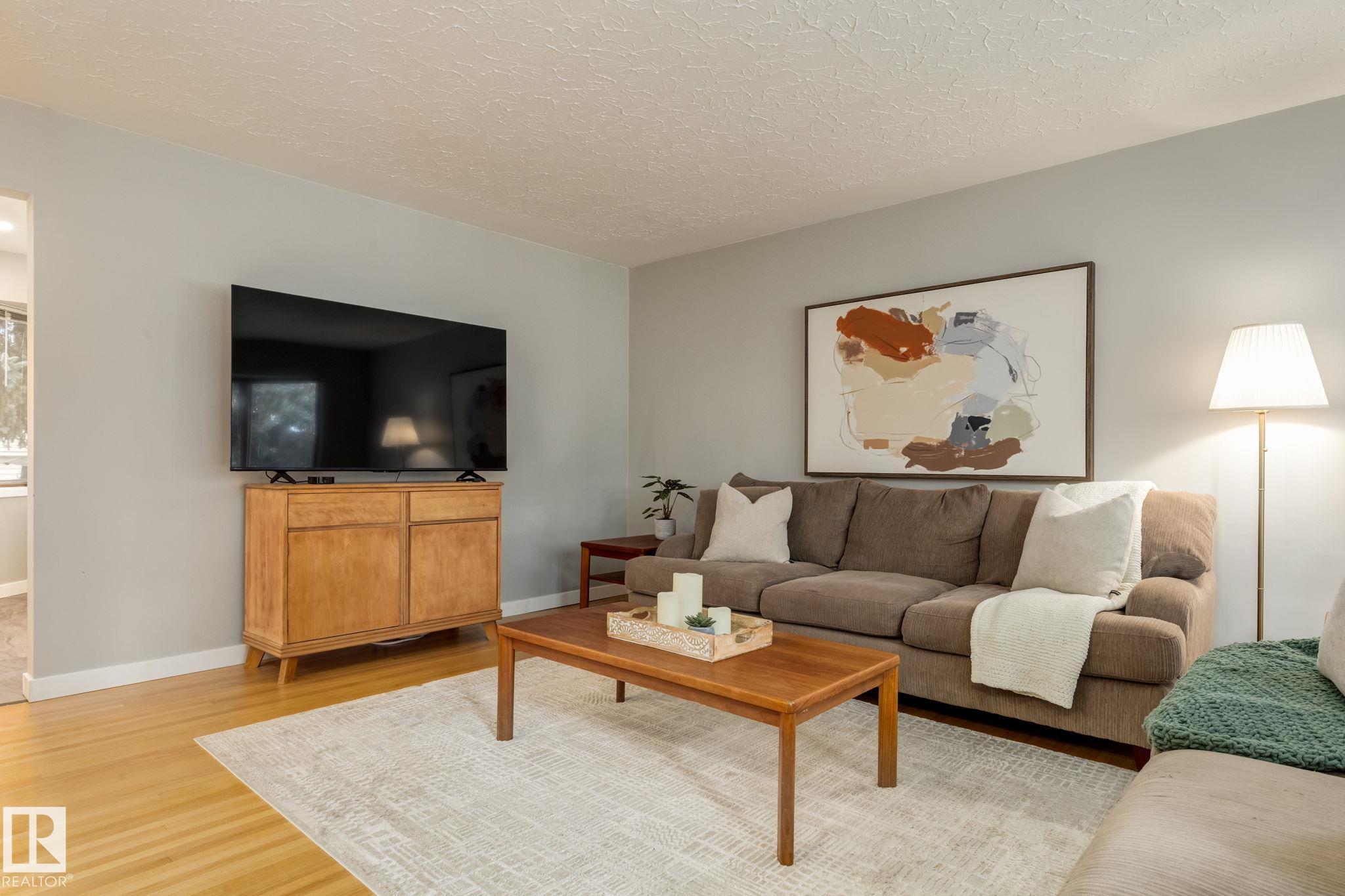 Fifth View of 9324 161 Street, Meadowlark Park (Edmonton), Edmonton, Alberta, T5R 2L4