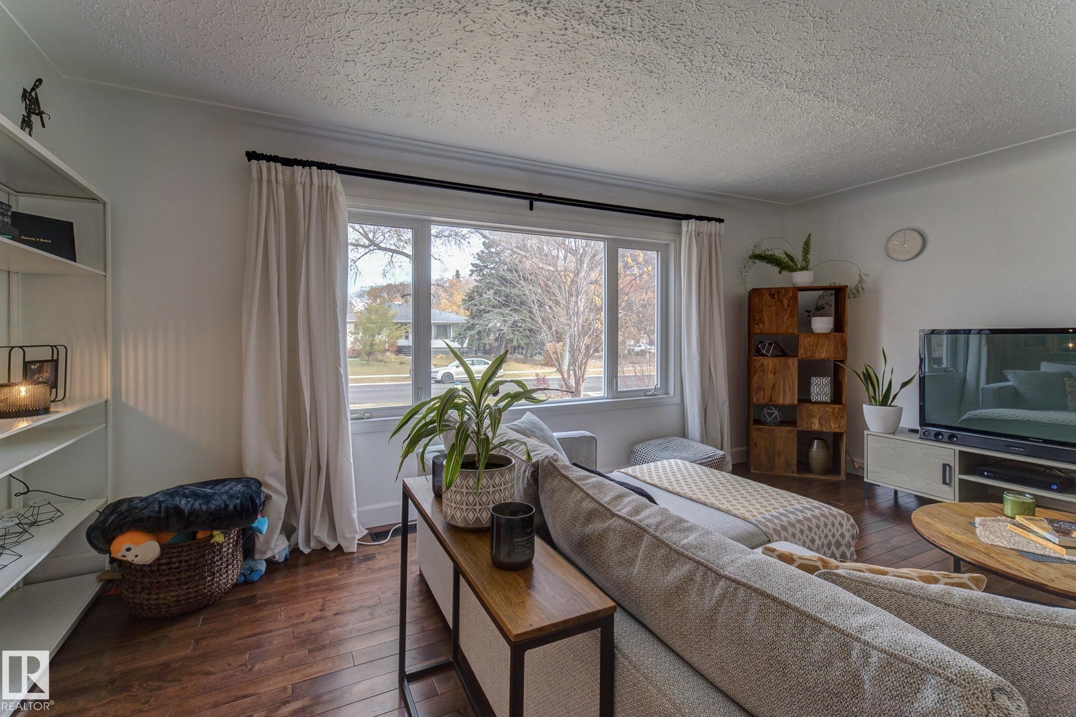 Fifth View of 13315 110 Avenue, North Glenora, Edmonton, Alberta, T5M 2M1