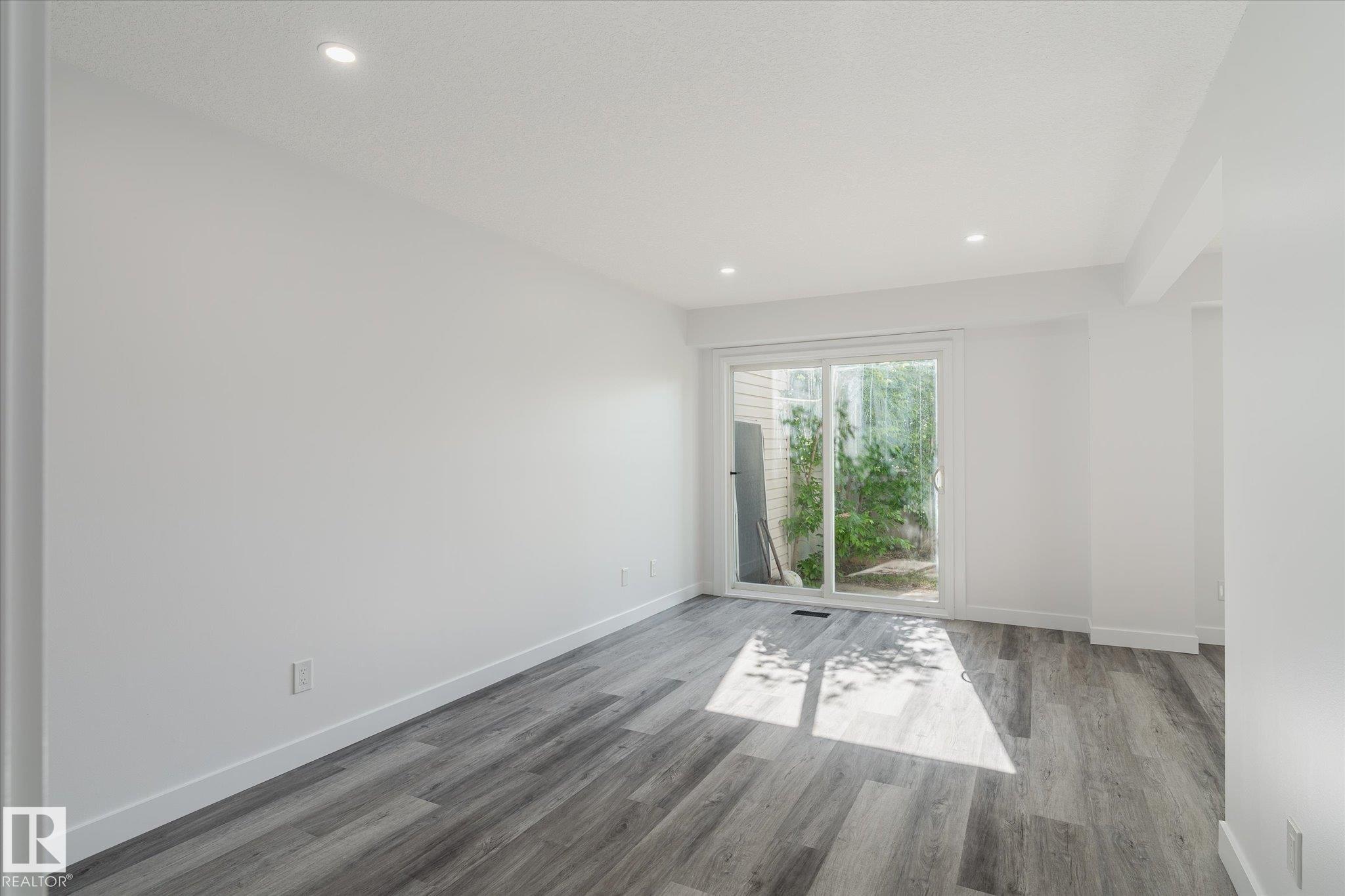 Fourth View of 199 CENTENNIAL Crest, Britannia Youngstown, Edmonton, Alberta, T5P 4H5