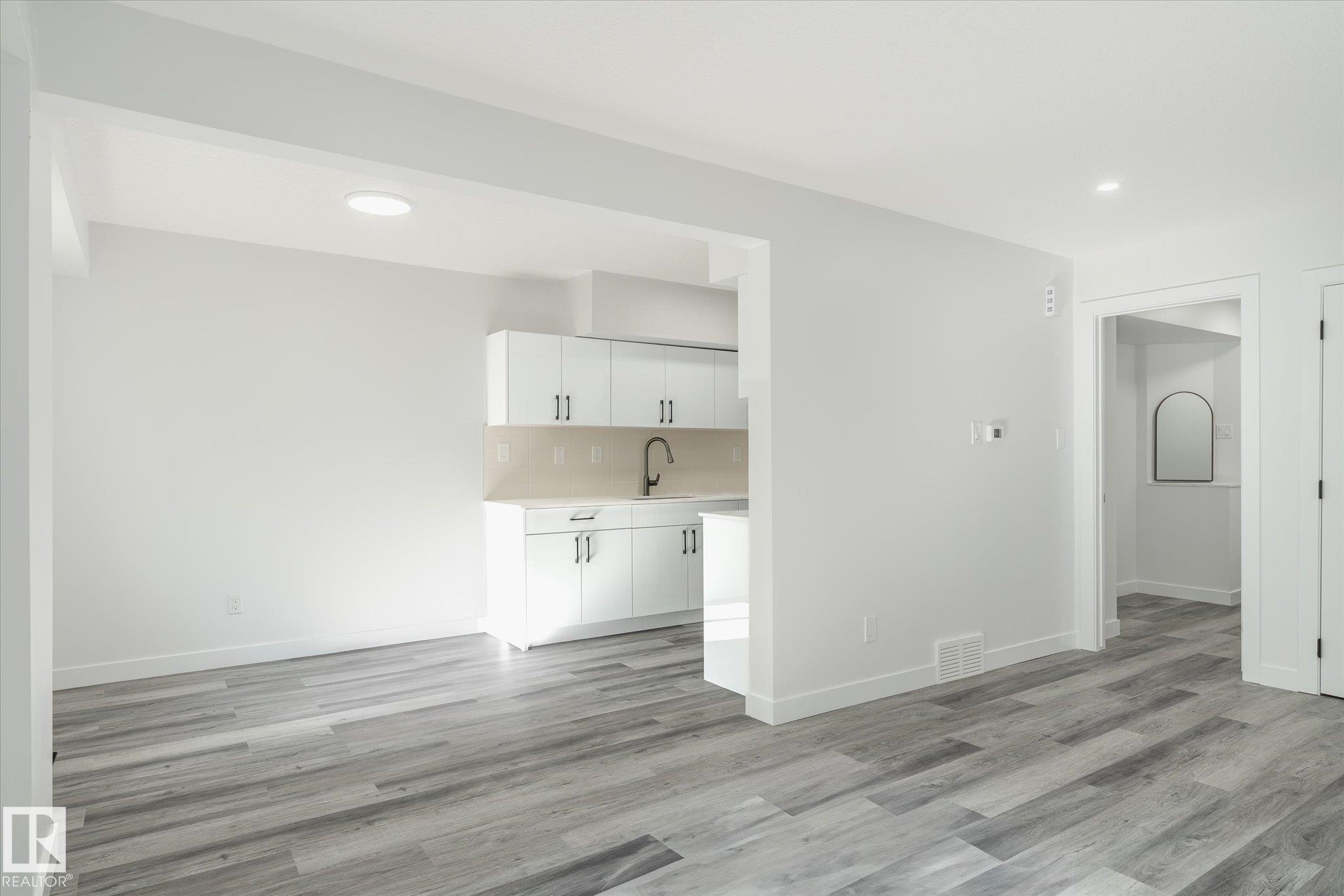 Fifth View of 199 CENTENNIAL Crest, Britannia Youngstown, Edmonton, Alberta, T5P 4H5