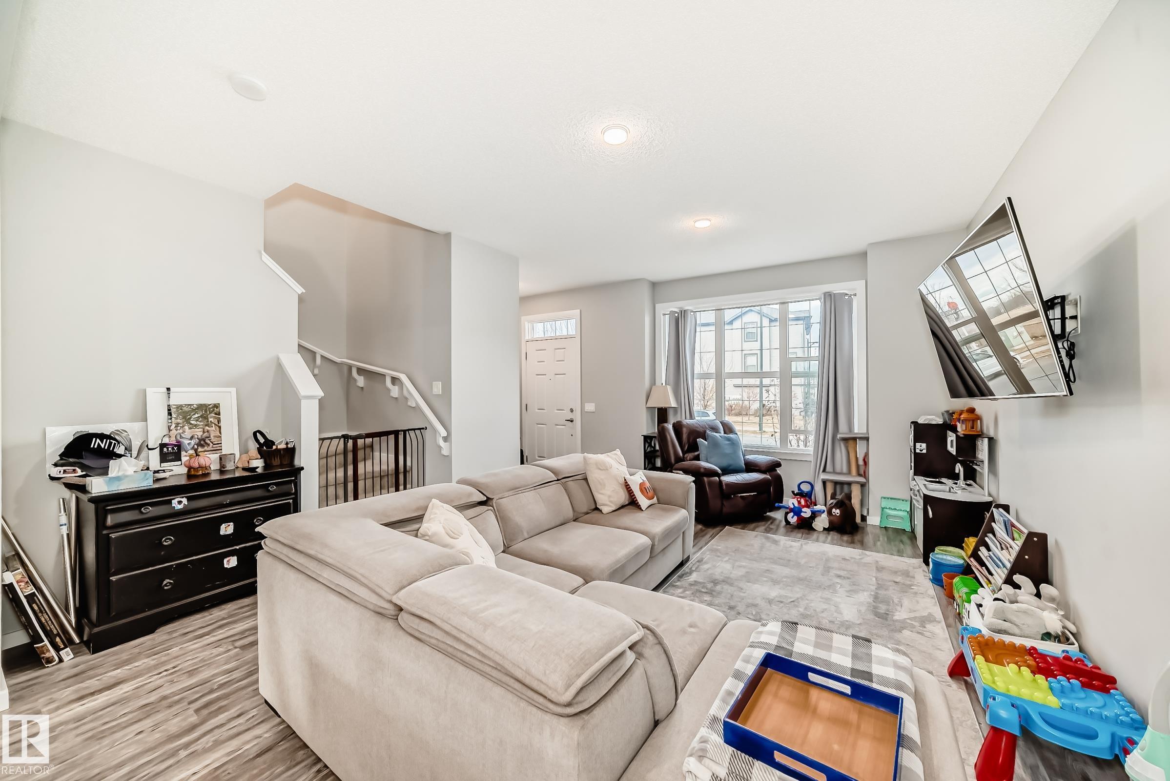 Fourth View of 2609 MAPLE Way, Maple Crest, Edmonton, Alberta, T6T 2K1