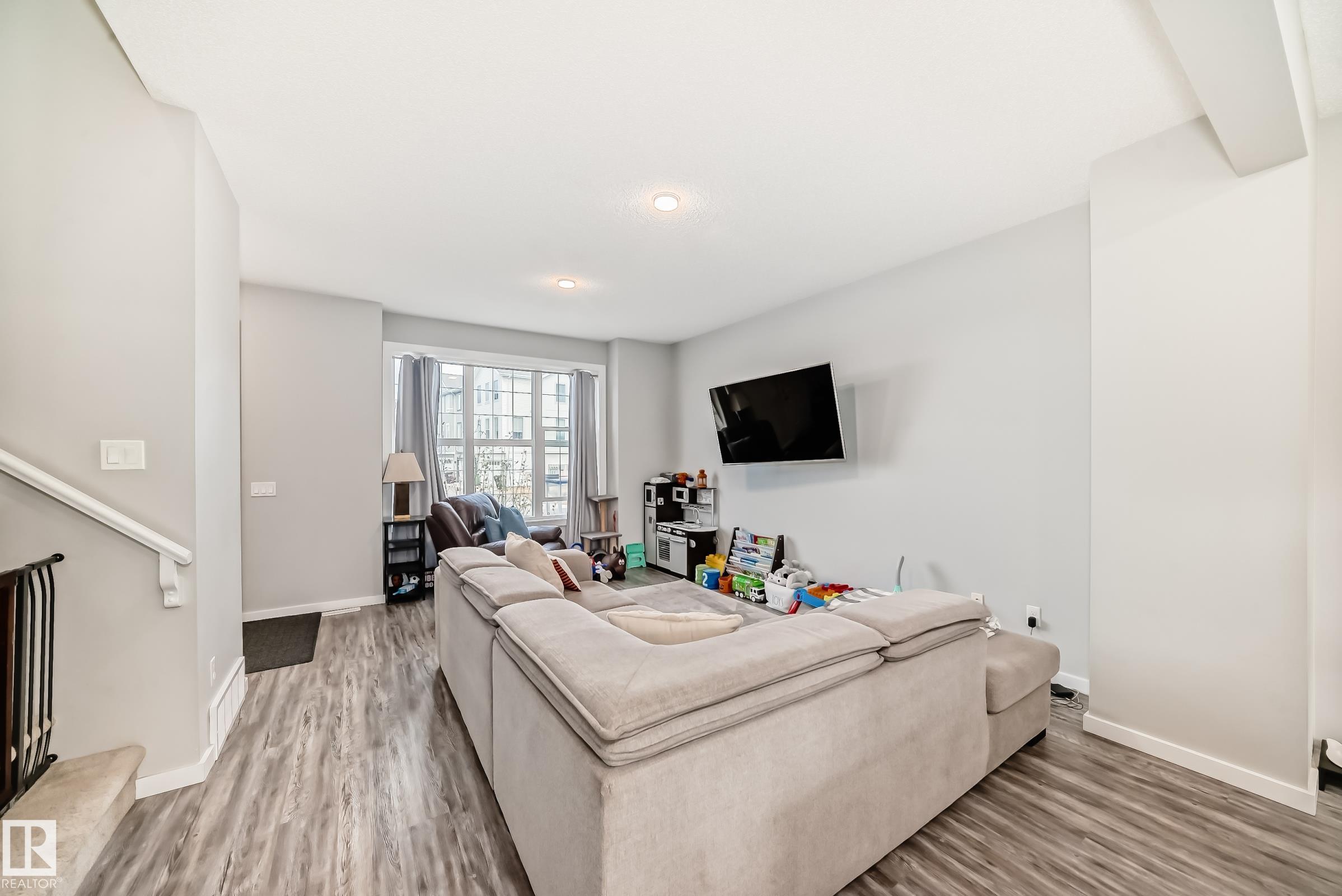 Fifth View of 2609 MAPLE Way, Maple Crest, Edmonton, Alberta, T6T 2K1