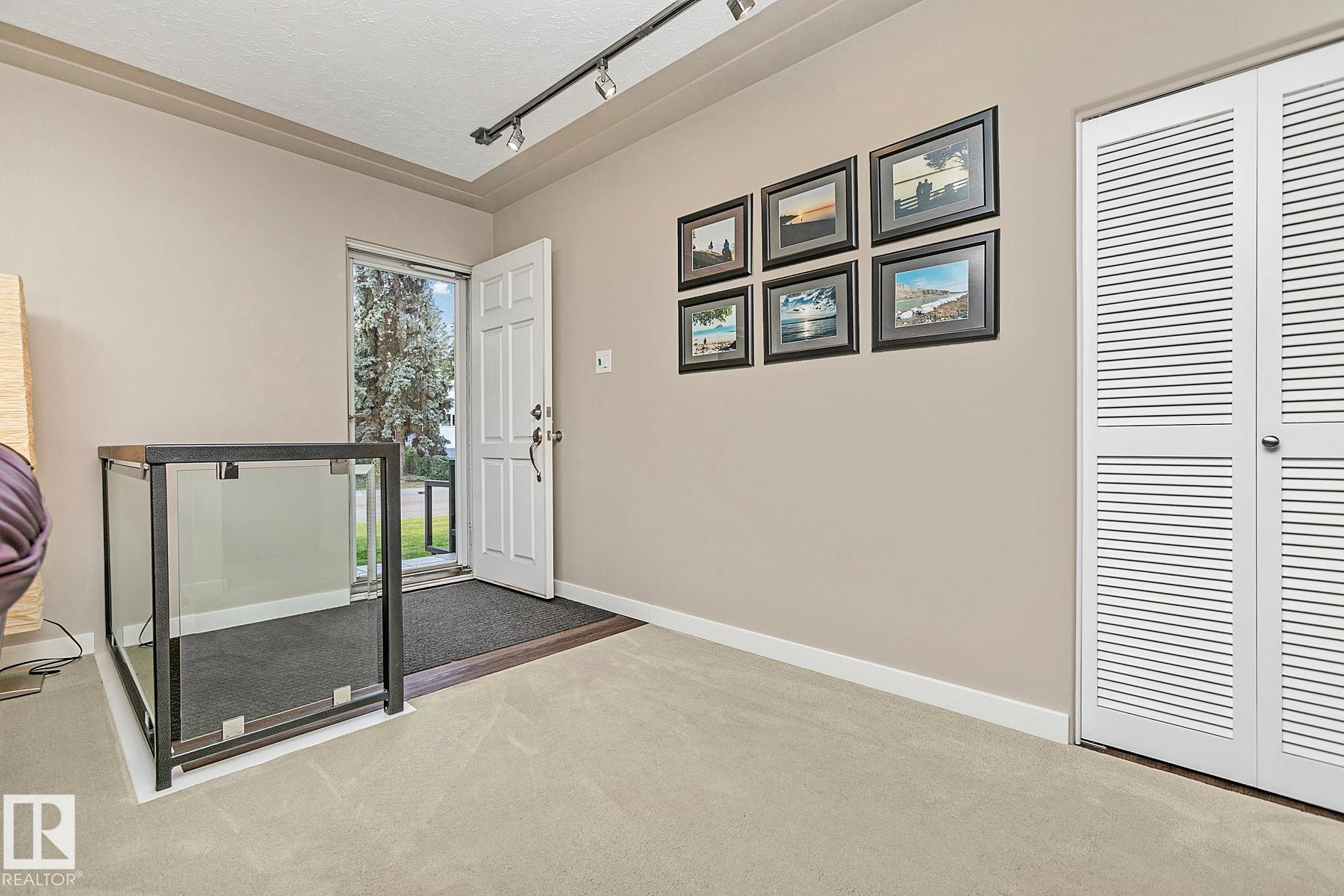 Fifth View of 4412 107 Avenue, Gold Bar, Edmonton, Alberta, T6A 1J5