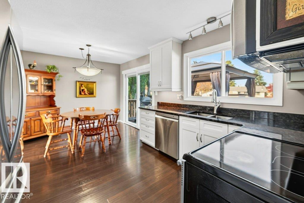 Fifth View of 4303 41 AVE, Meridian Heights, Stony Plain, Alberta, T7Z 1J9