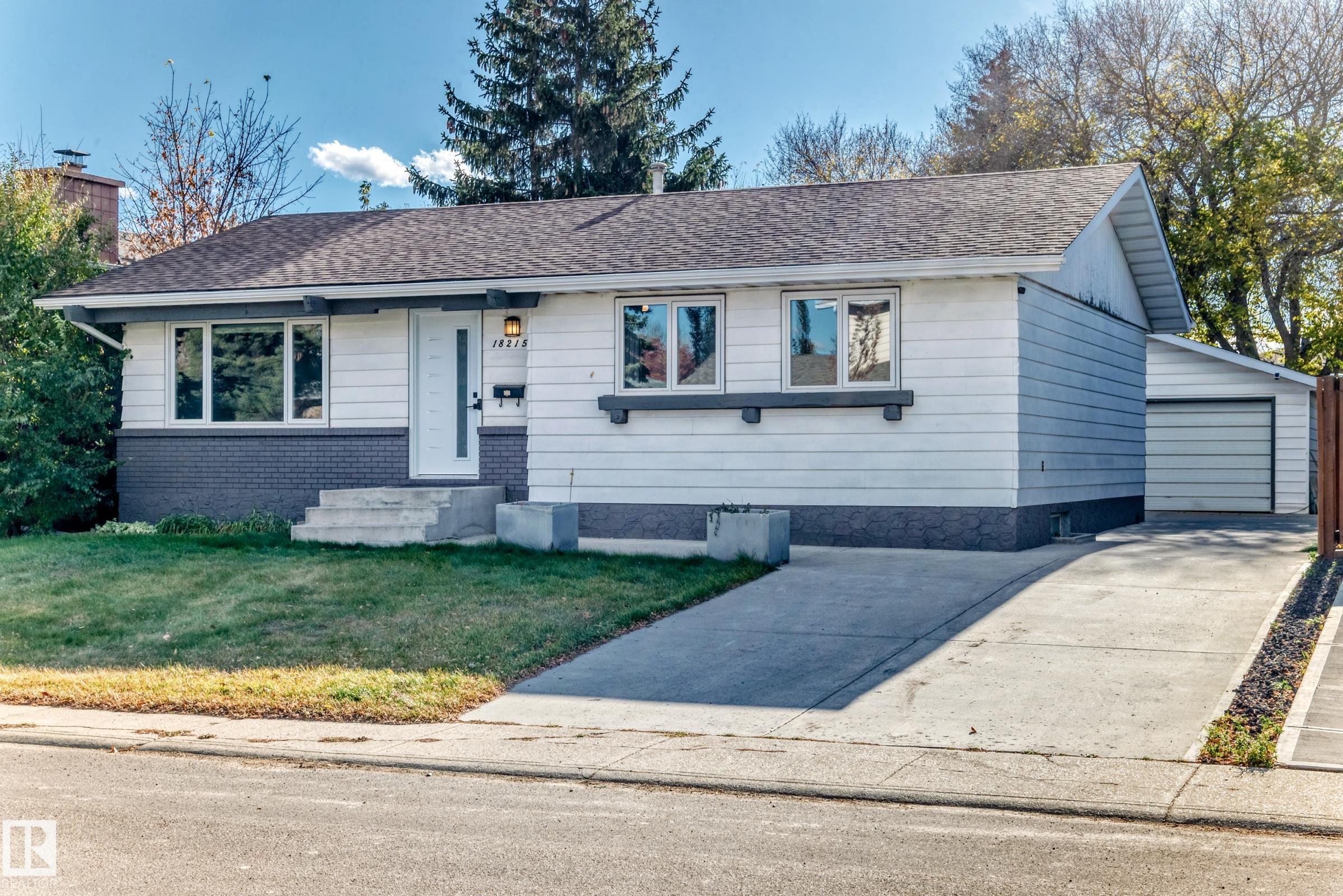 Second View of 18215 80A Avenue, Aldergrove, Edmonton, Alberta, T5T 0V4
