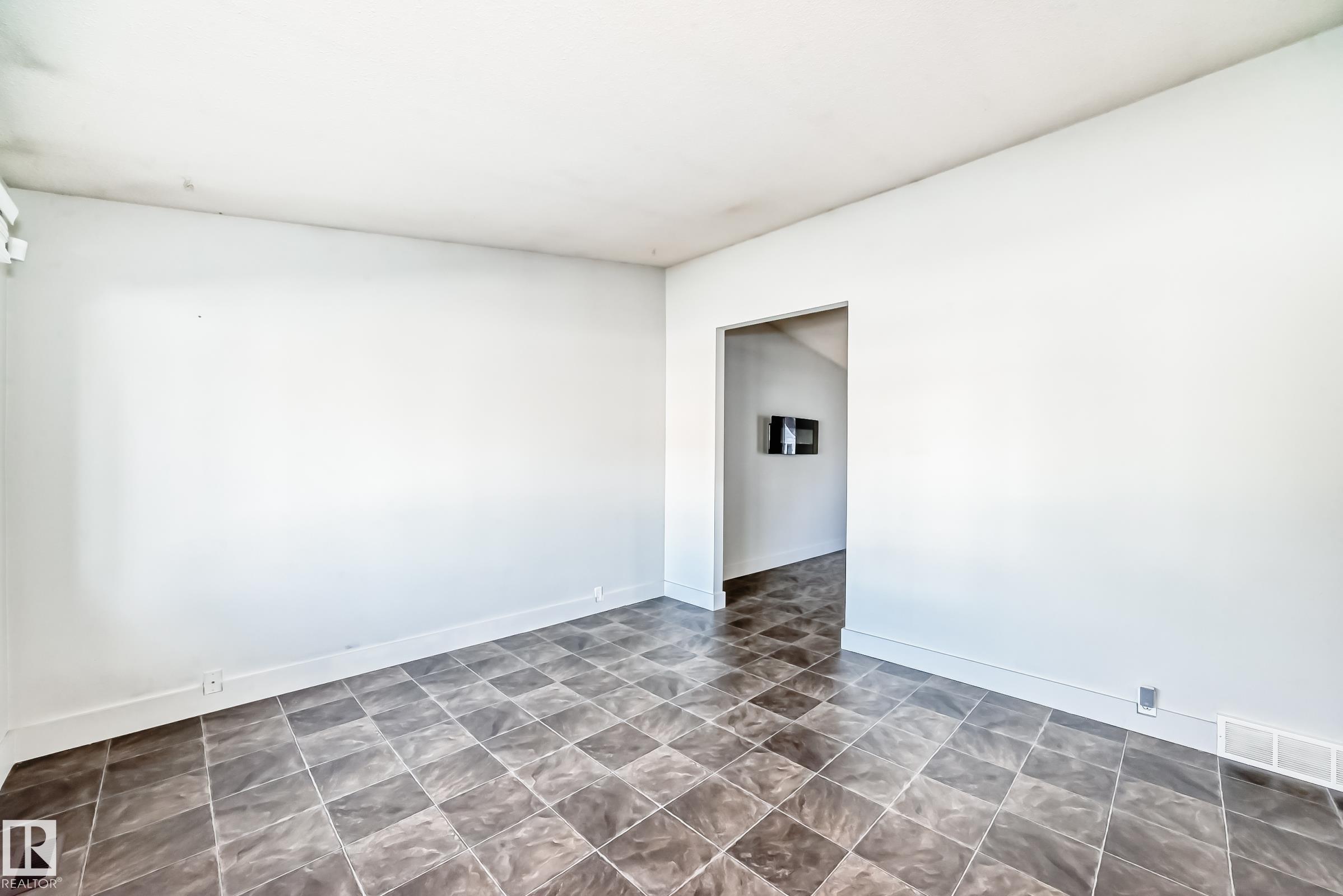 Fifth View of 18215 80A Avenue, Aldergrove, Edmonton, Alberta, T5T 0V4
