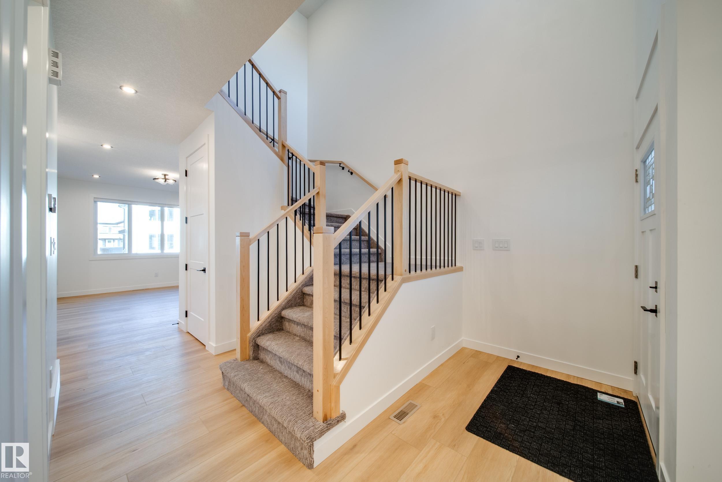 Fourth View of 18 Blackbird Bend, South Fort, Fort Saskatchewan, Alberta, T8L 0G6