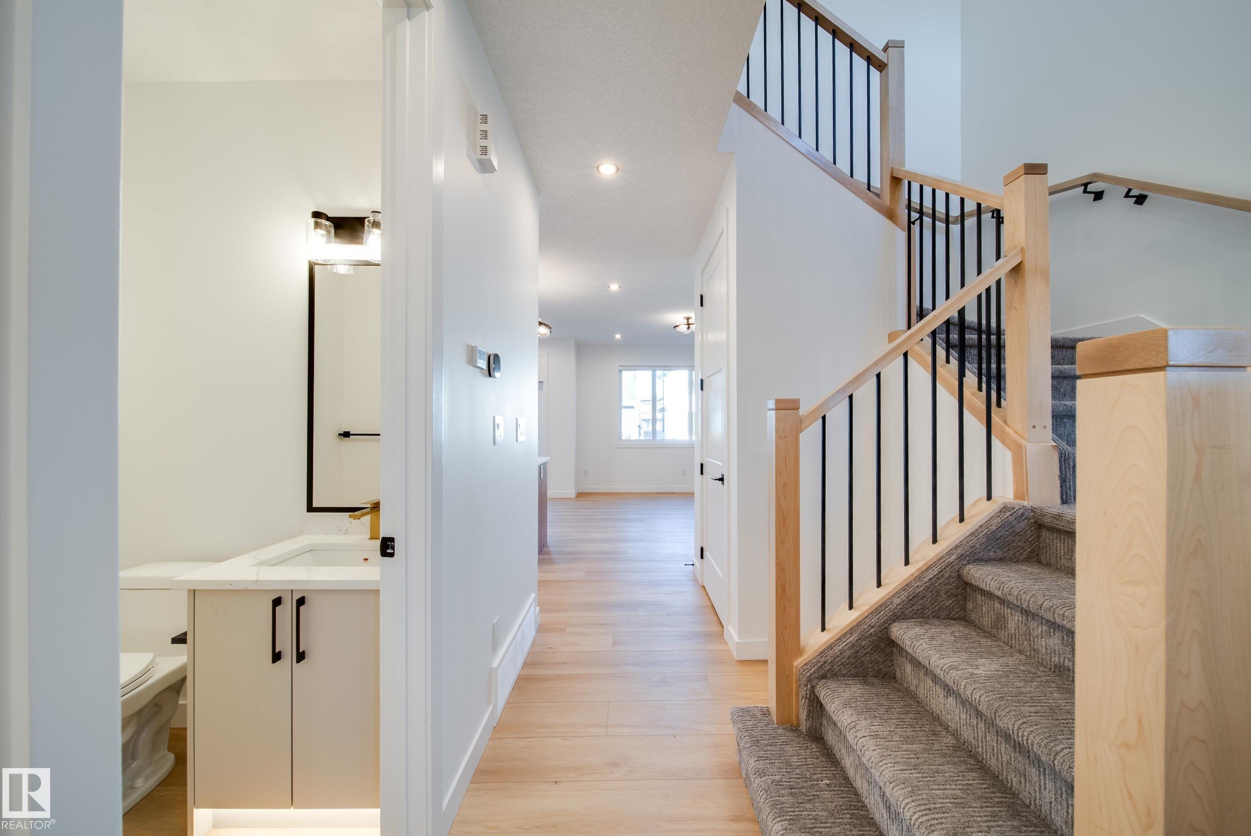 Fifth View of 18 Blackbird Bend, South Fort, Fort Saskatchewan, Alberta, T8L 0G6