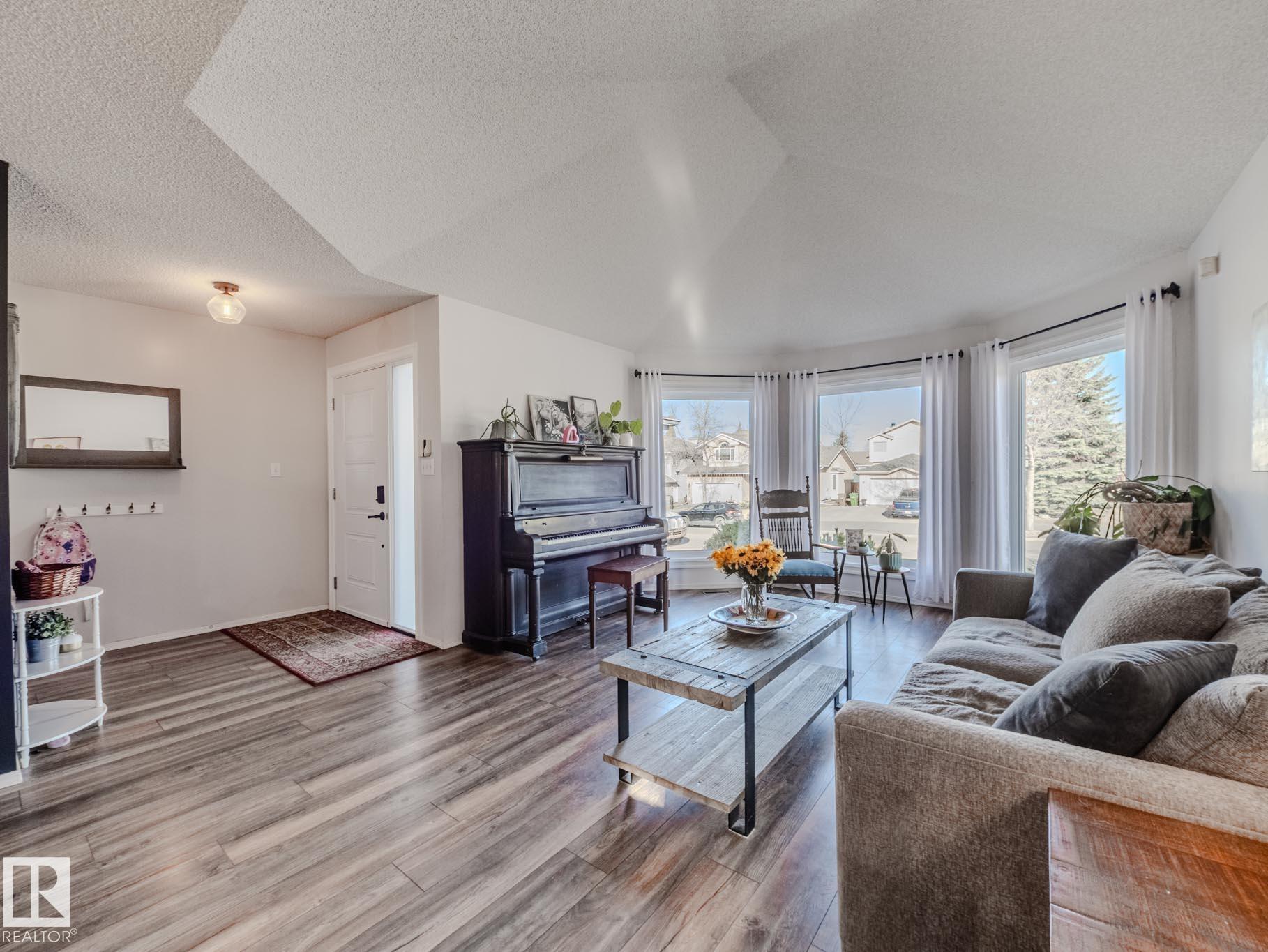 Fifth View of 14 HERITAGE Boulevard, Heritage Lakes, St. Albert, Alberta, T8N 5P8