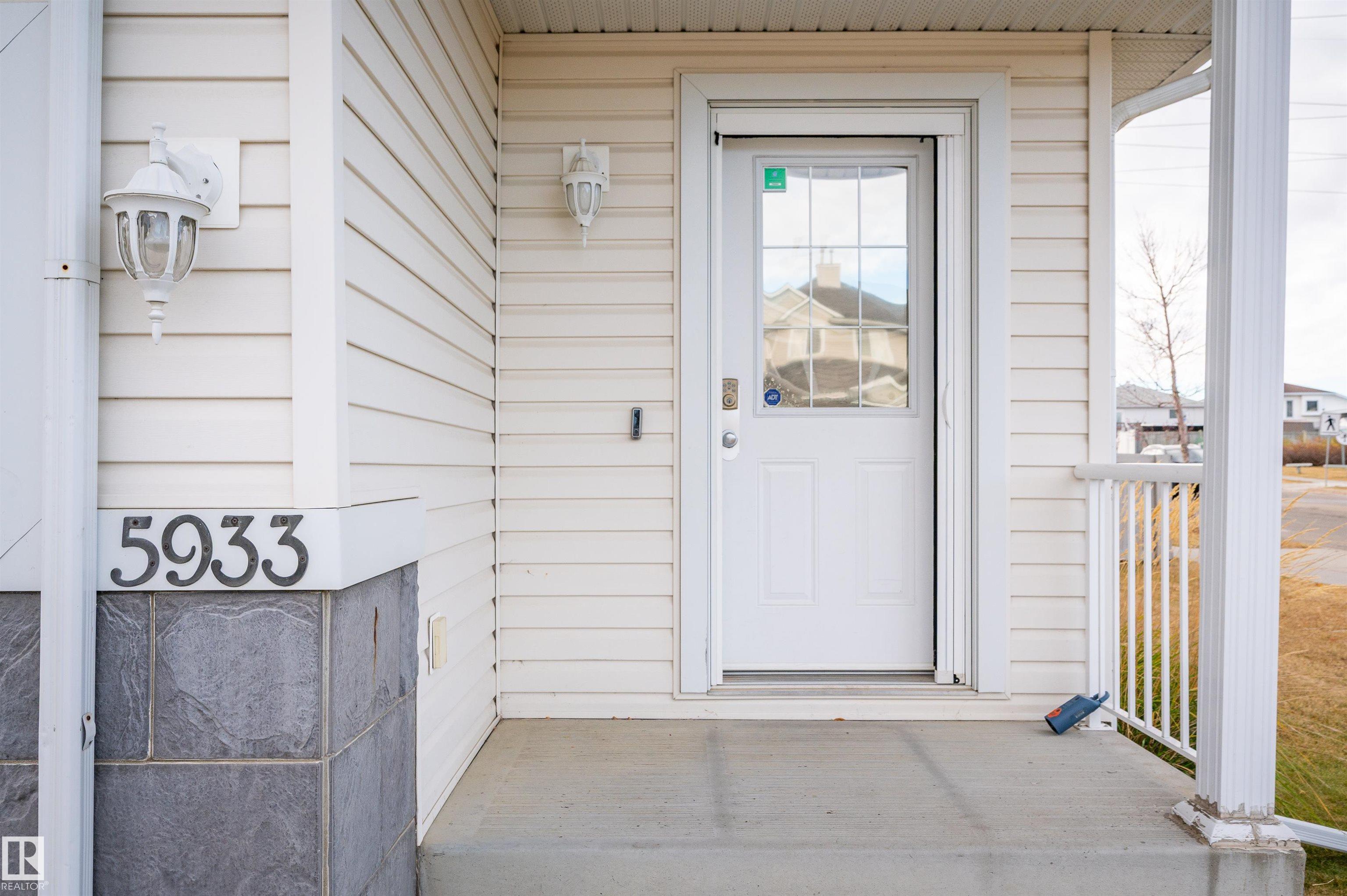 Fifth View of 5933 164 Avenue, Hollick-Kenyon, Edmonton, Alberta, T5Y 0B2
