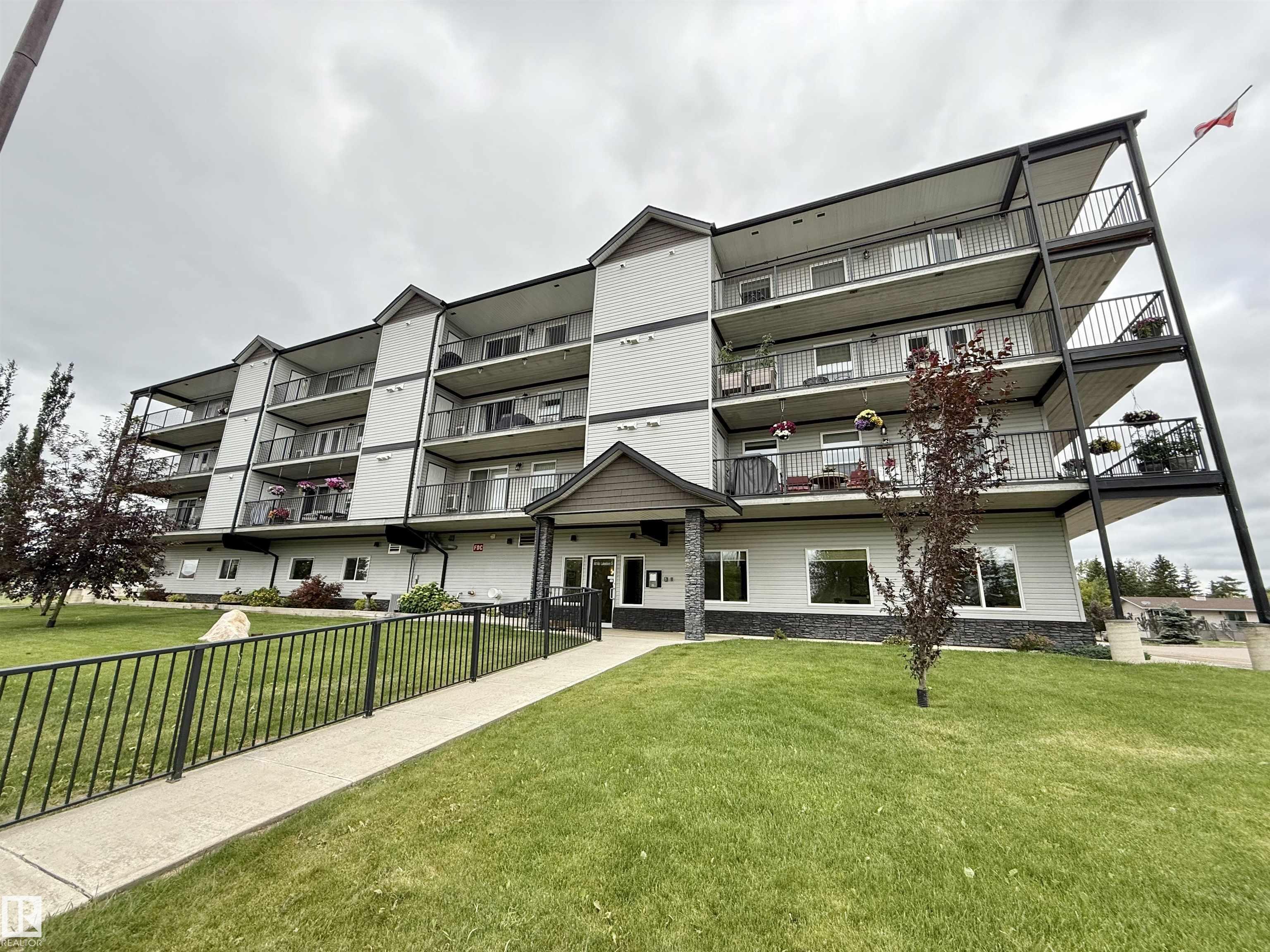 302 4614A Lakeshore Drive, E4463346, Alberta,