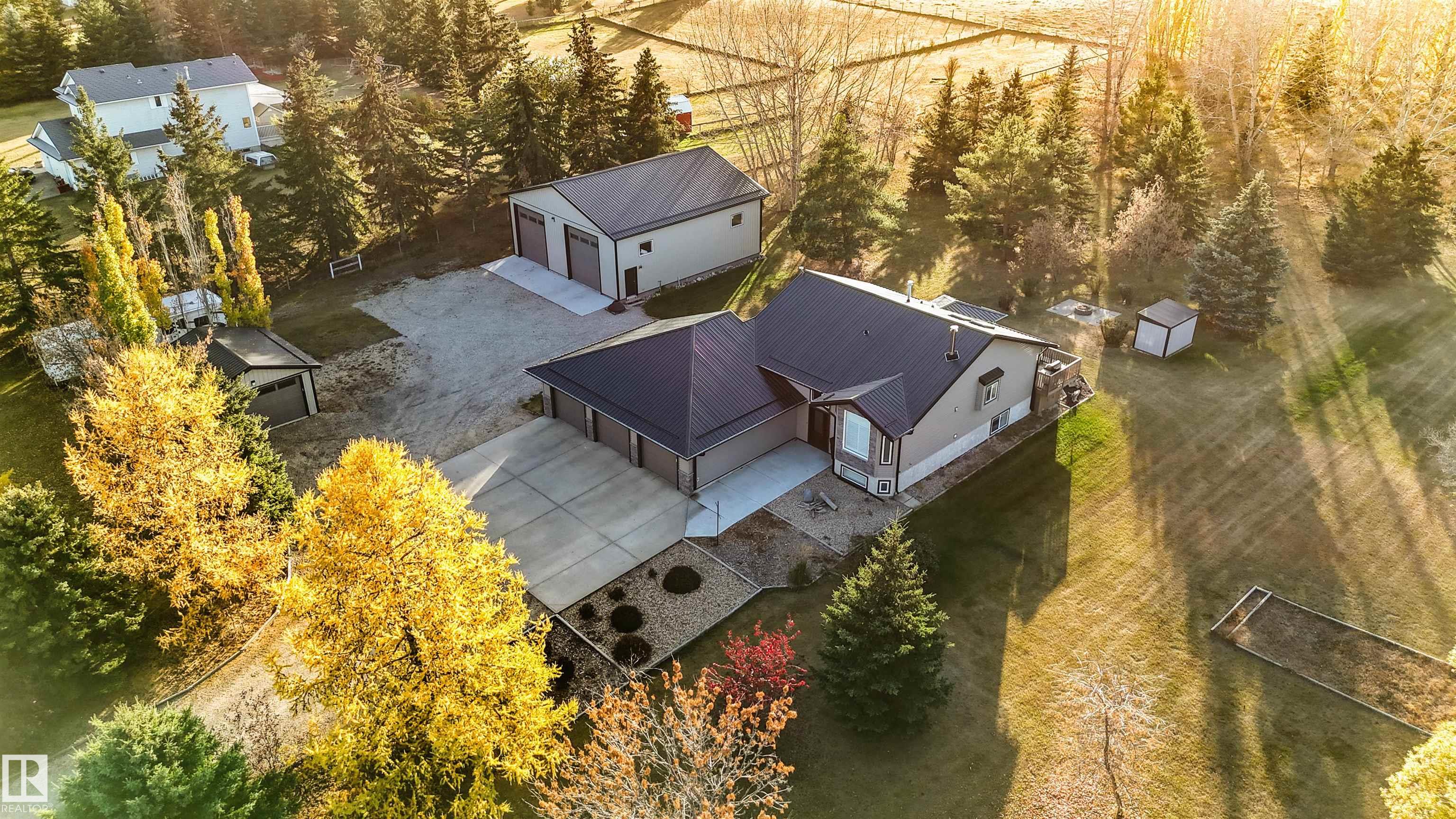 Third View of 4 27005 TWP ROAD 511, Chelsea Estates, Rural Parkland County, Alberta, T7Z 1R1