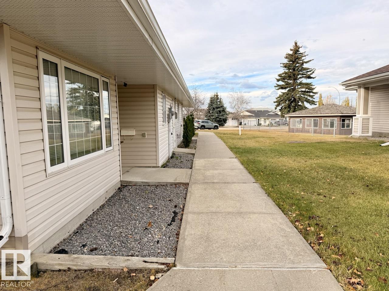 Second View of 4 4548 Madsen Avenue, Drayton Valley, Drayton Valley, Alberta, T7A 1N8