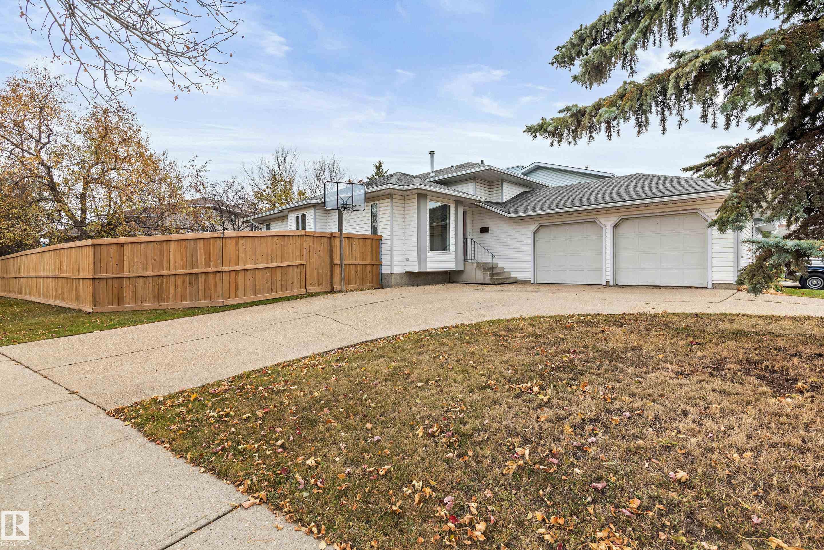 Second View of 99 ARLINGTON Drive, Akinsdale, St. Albert, Alberta, T8N 5P4