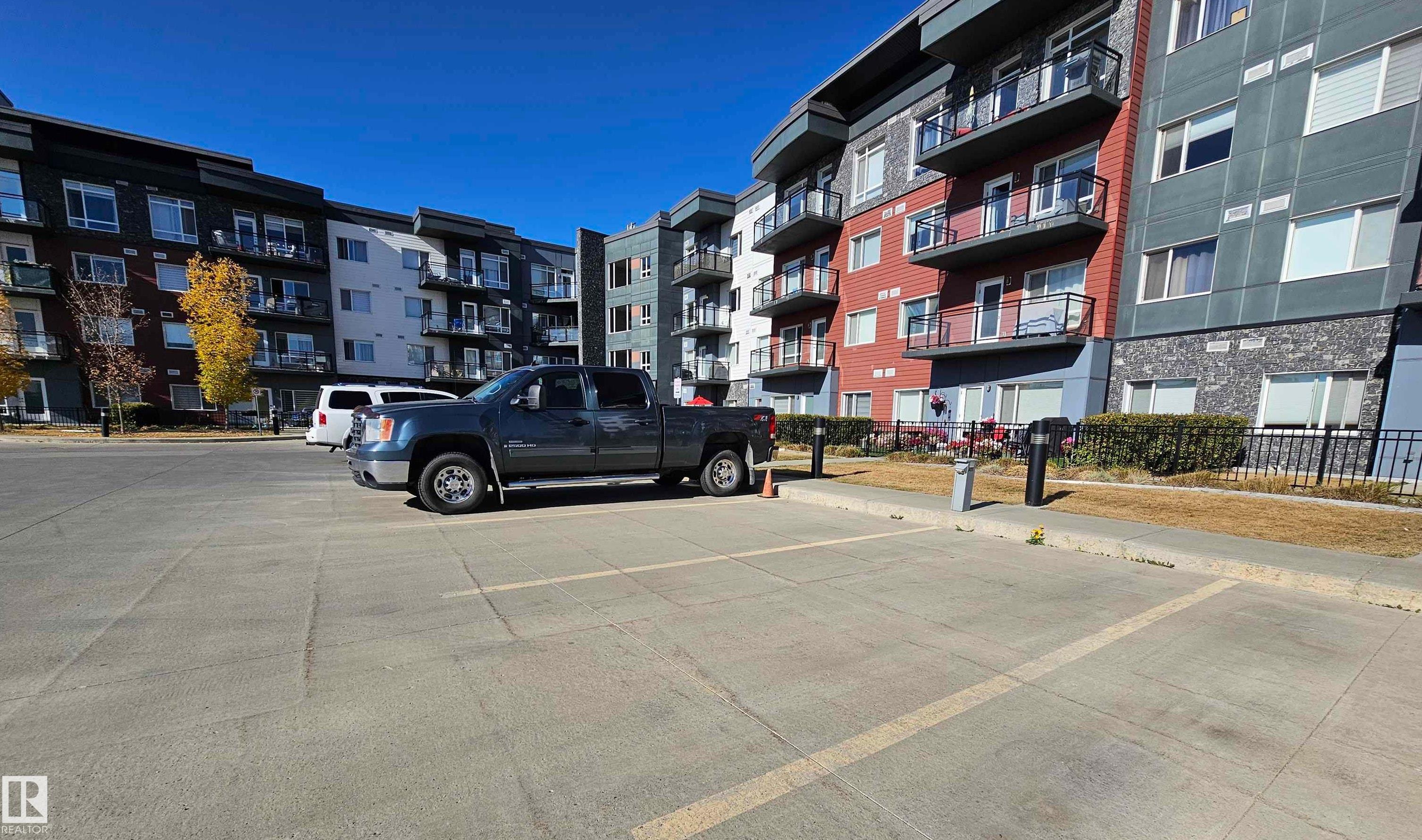 Second View of 7508 Getty Gate, Granville (Edmonton), Edmonton, Alberta, T5T 7E6
