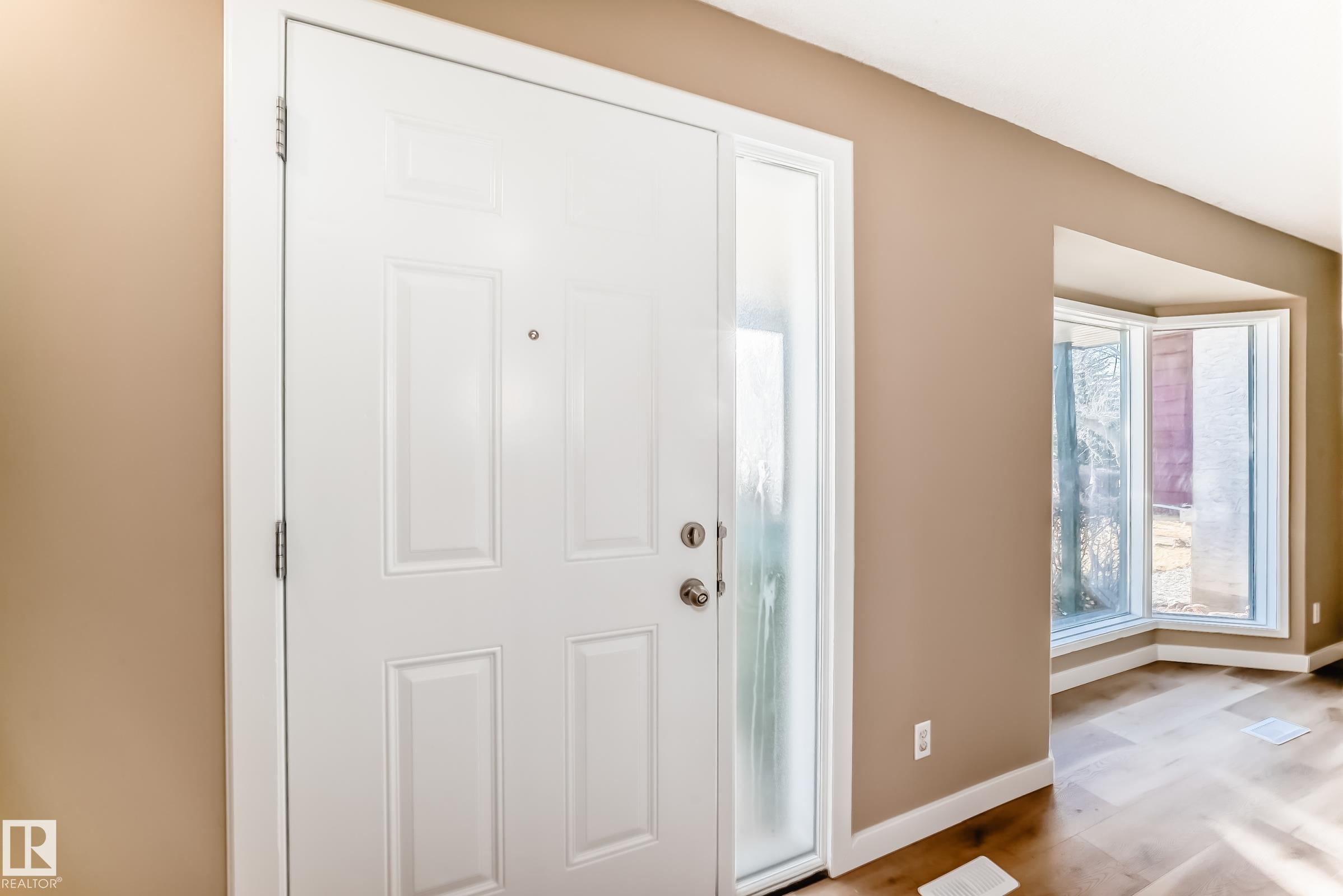 Third View of 3508 17B Avenue, Daly Grove, Edmonton, Alberta, T6L 2P3