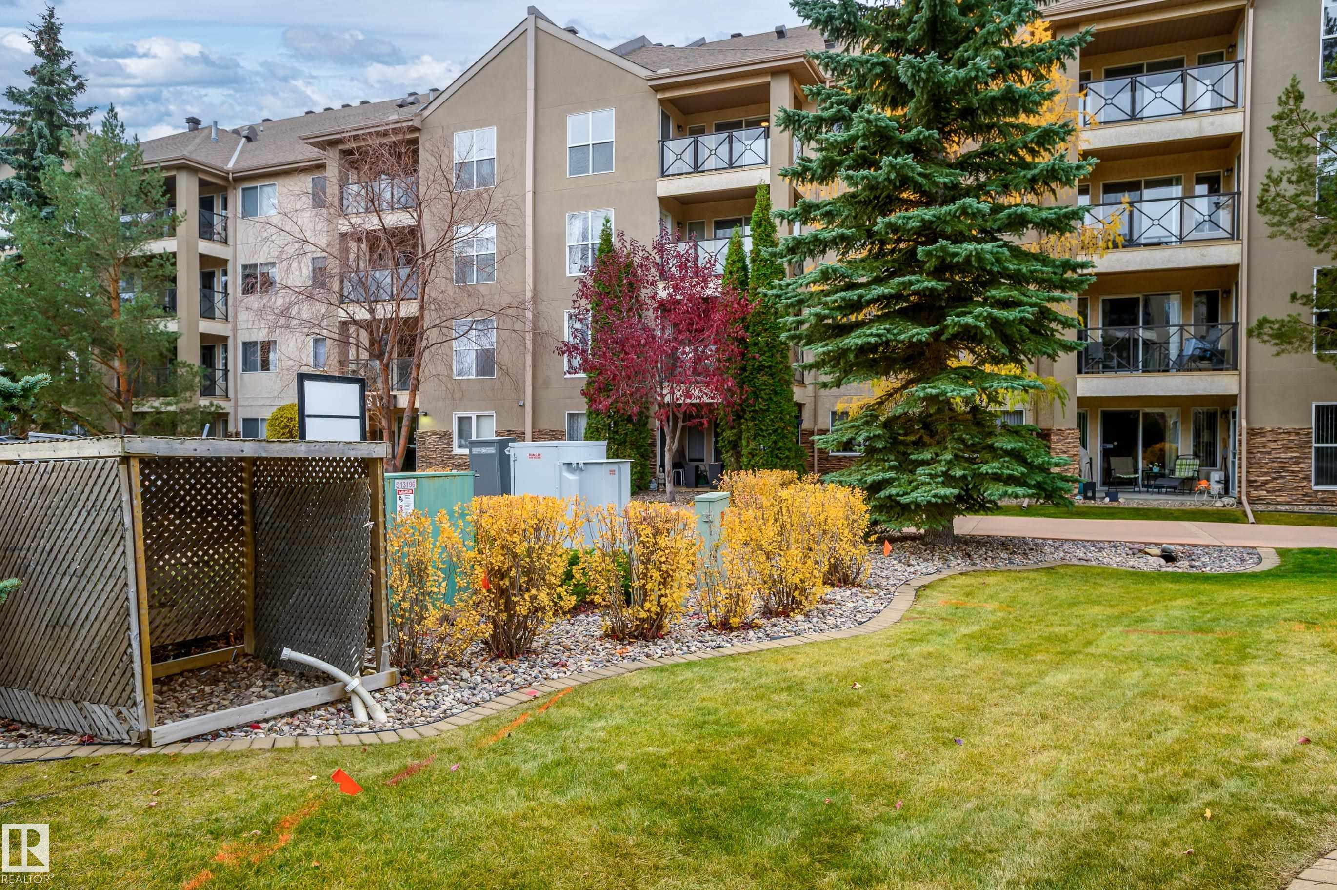 Third View of 401 8912 156 Street, Meadowlark Park (Edmonton), Edmonton, Alberta, T5R 5Z2