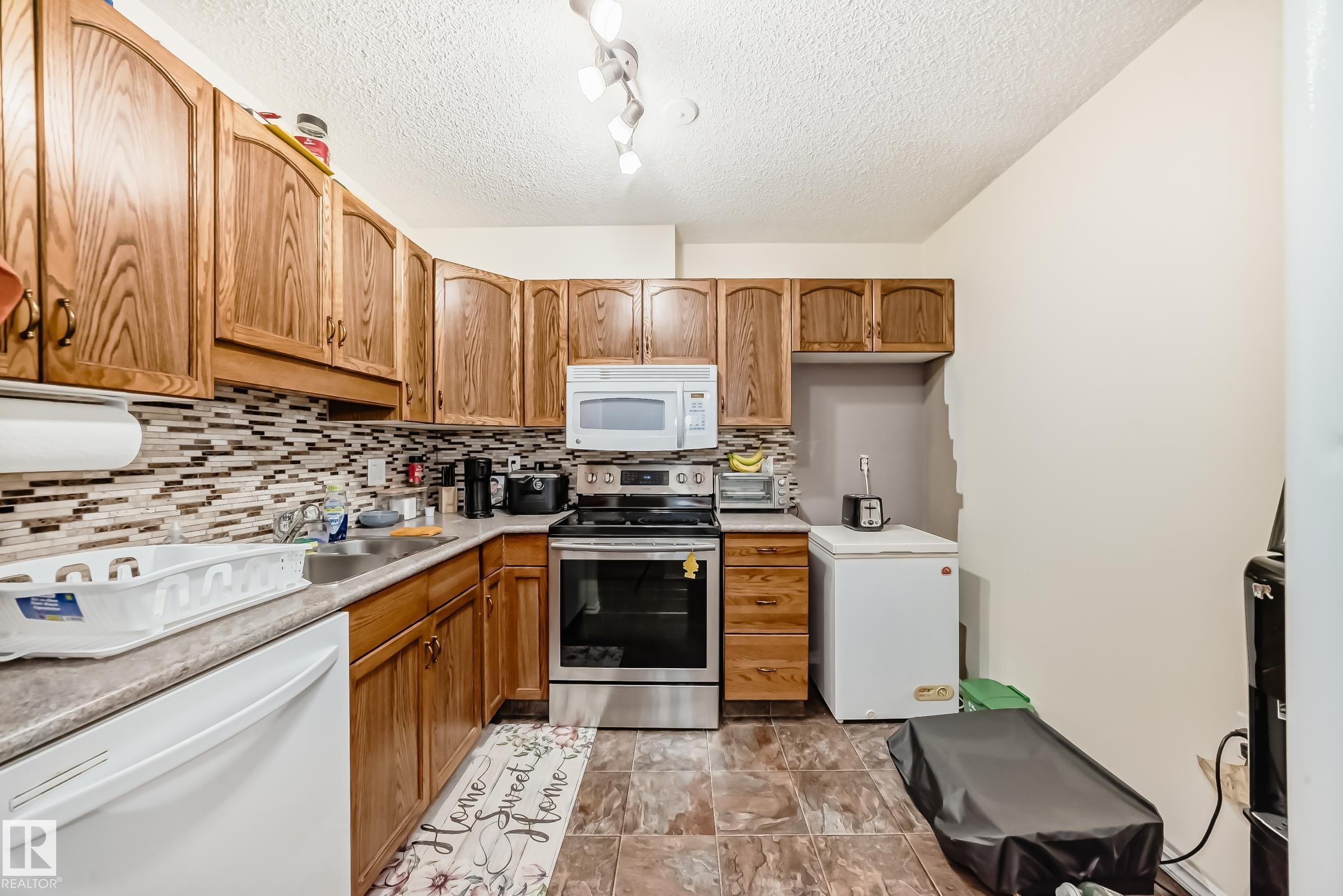 Fifth View of 117 15503 106 Street, Beaumaris, Edmonton, Alberta, T5X 5W7